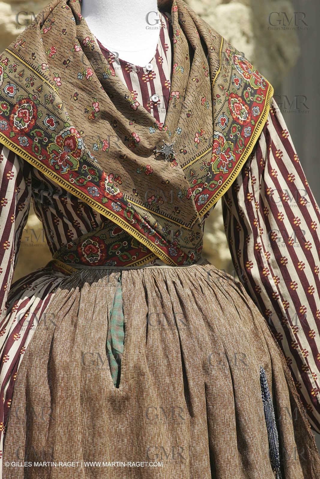 May 2004 - La Tour d'Aigues (FRA, 84) - Old costumes for women of the South exhibition