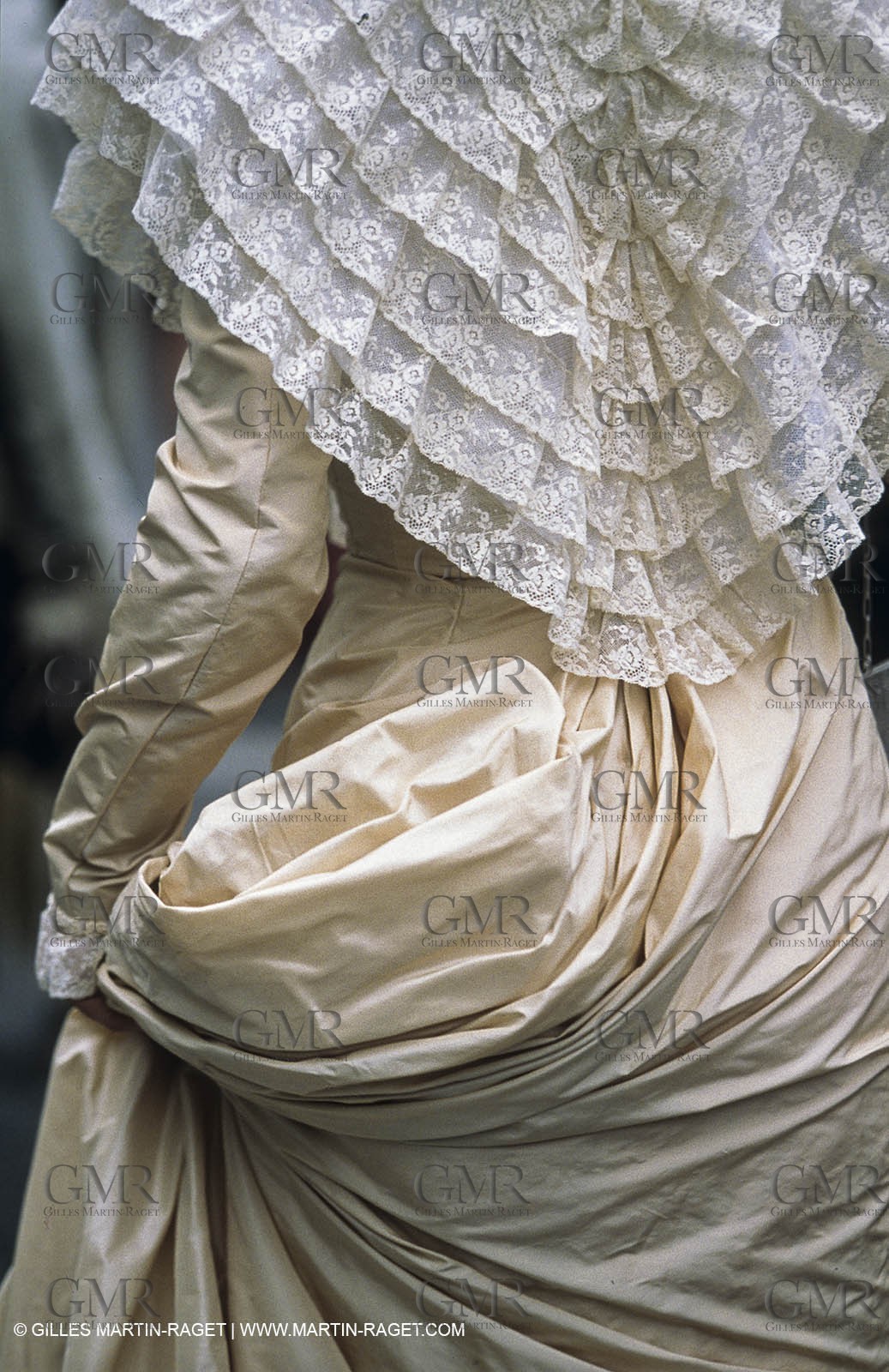 Arles (FRA,13) - Costume from Arles Fest