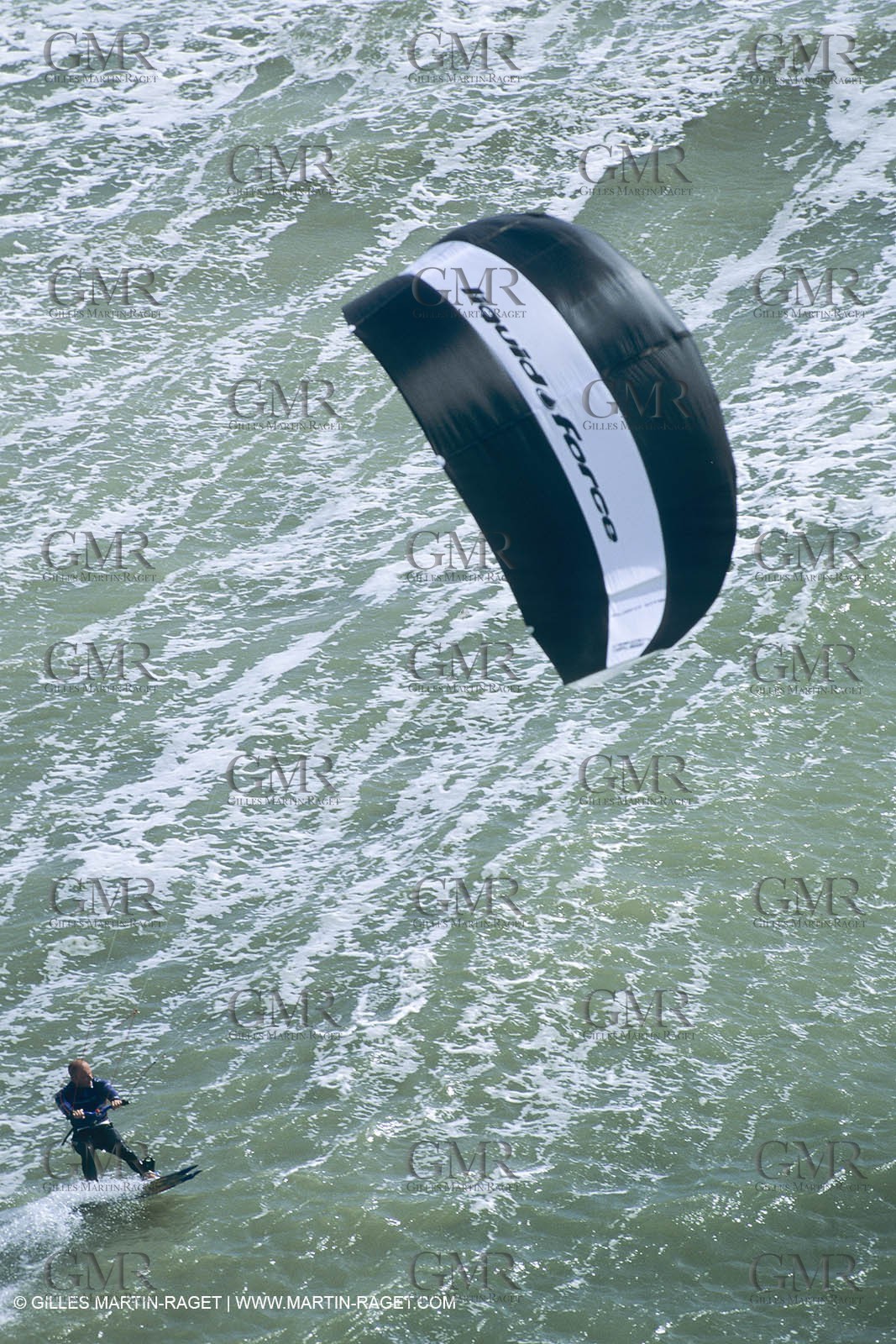 Watersports, Kite surfing