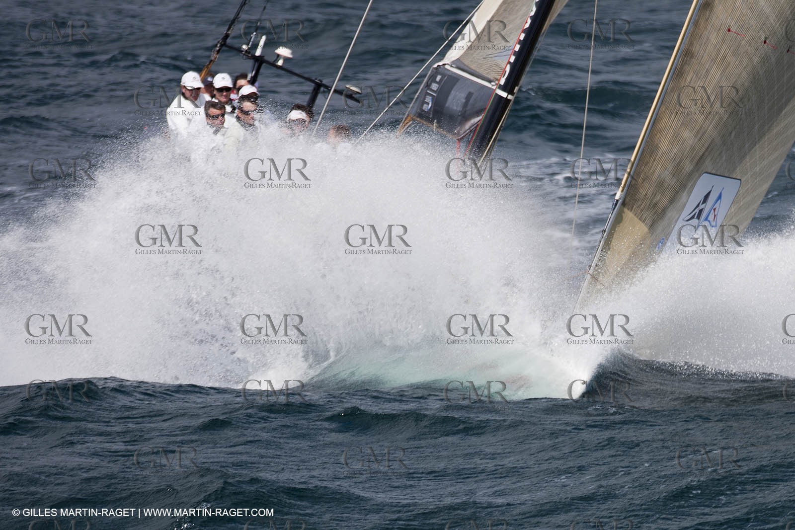 05 08 2010 - Cowes (UK, IOW) - The 1851 Cup -  BMW ORACLE Racing -  - Round The Island Race - Rounding the Needles.
