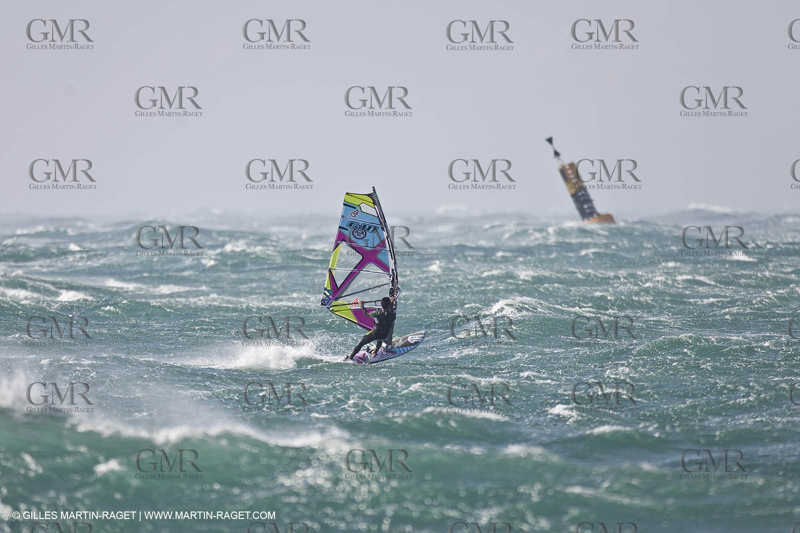 25 10 2010 - Marseille (FRA,13) - Gale Force 9 on the sailboard spot