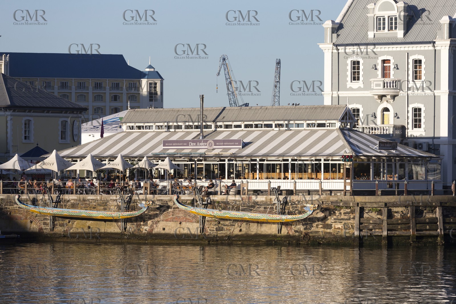 08 11 2014, Capetown (ZAF), Volvo Ocean Race 2014-15, Team Alvimedica, Nursing the boat