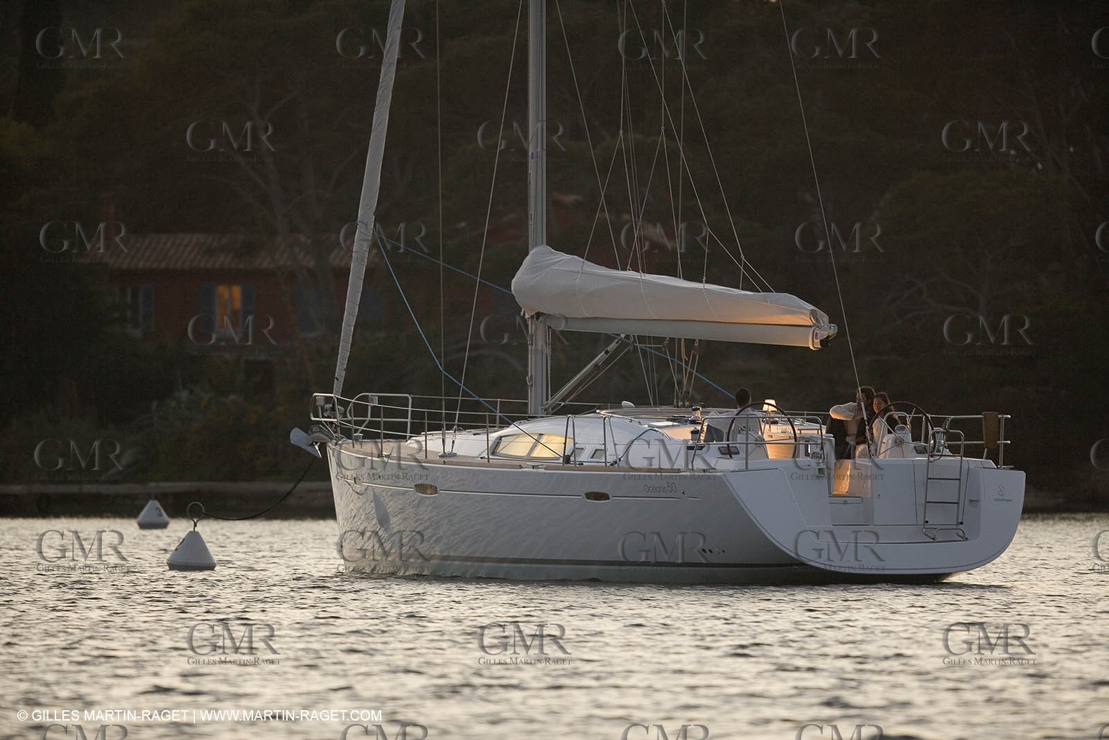 Cruising monohull mooring