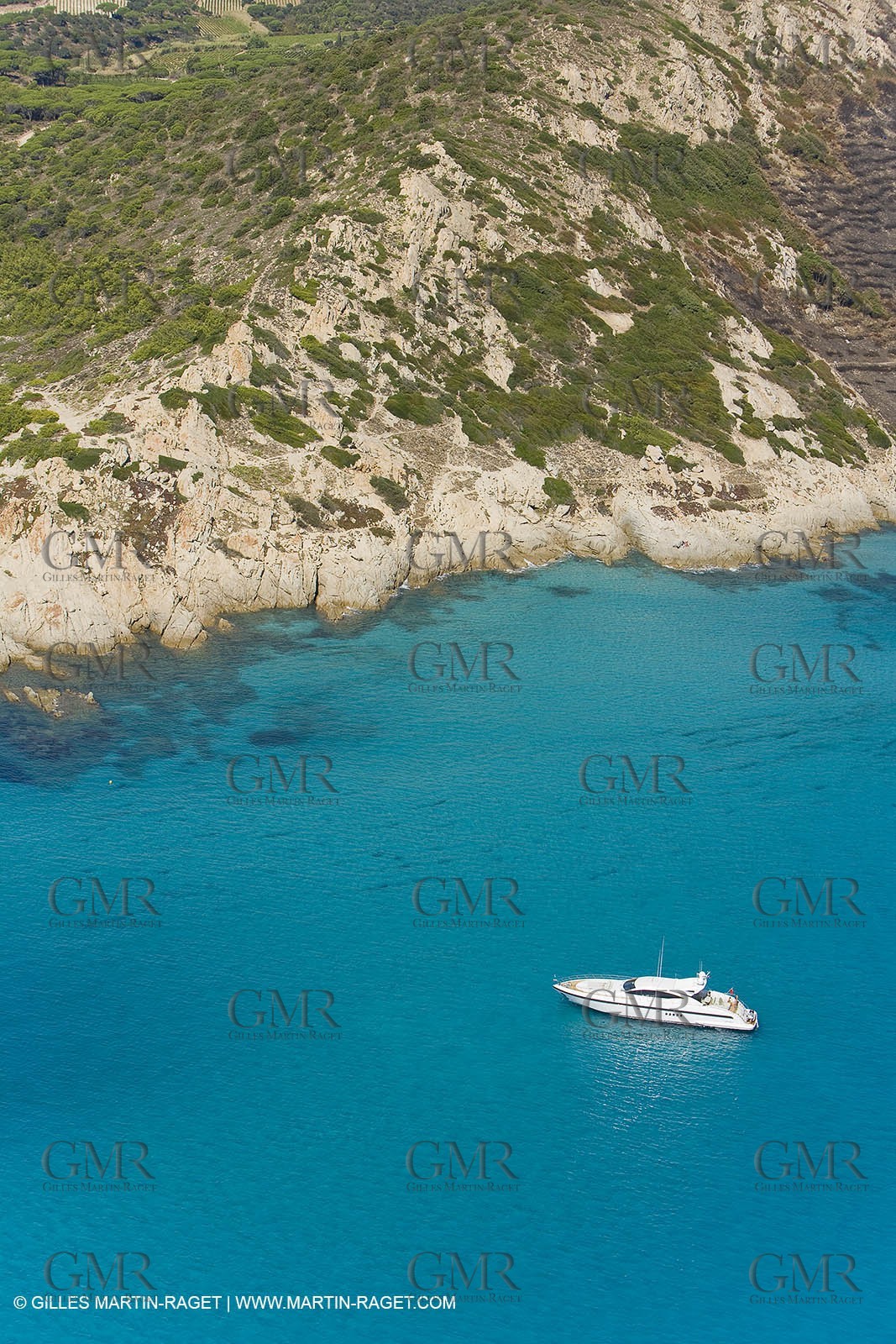 06 09 2007 - Saint Tropez (FRA, 83) - Superyachts - Motoryachts - Mangusta 92 Triple Fun in Saint Tropez - Mooring at Club 55 at Pampelonne Beach