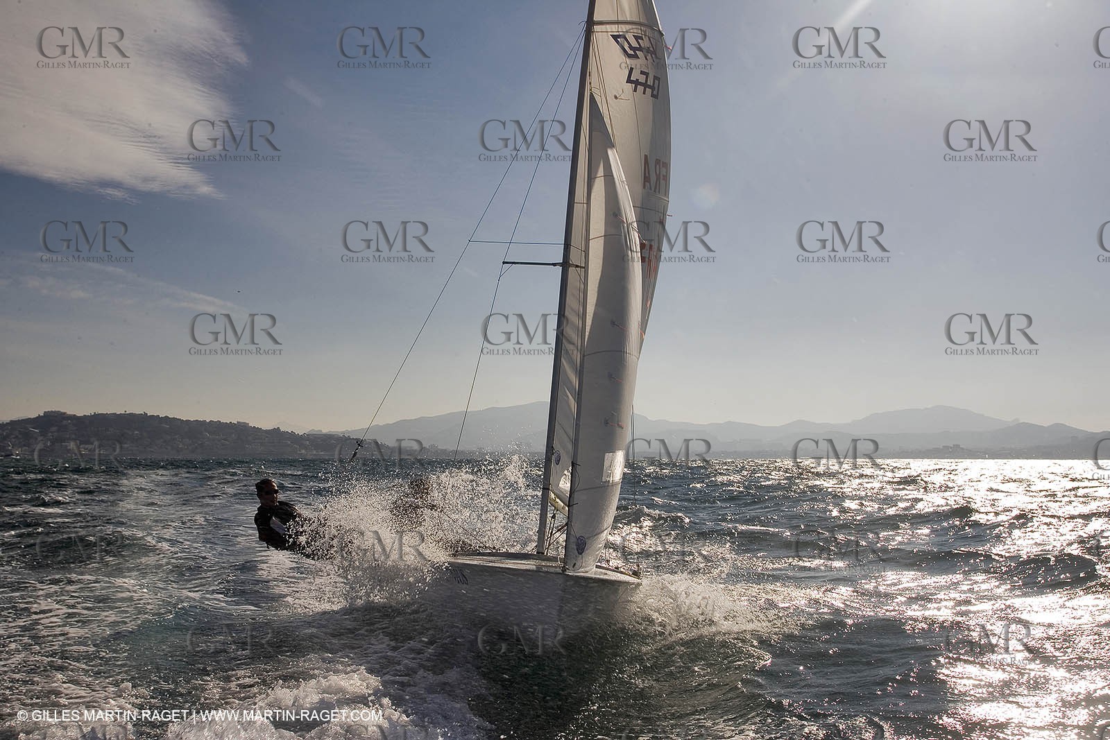 Ingrid Petit-Jean et Nadège Douroux - Dinghie - 470 - Training in hard wind conditions