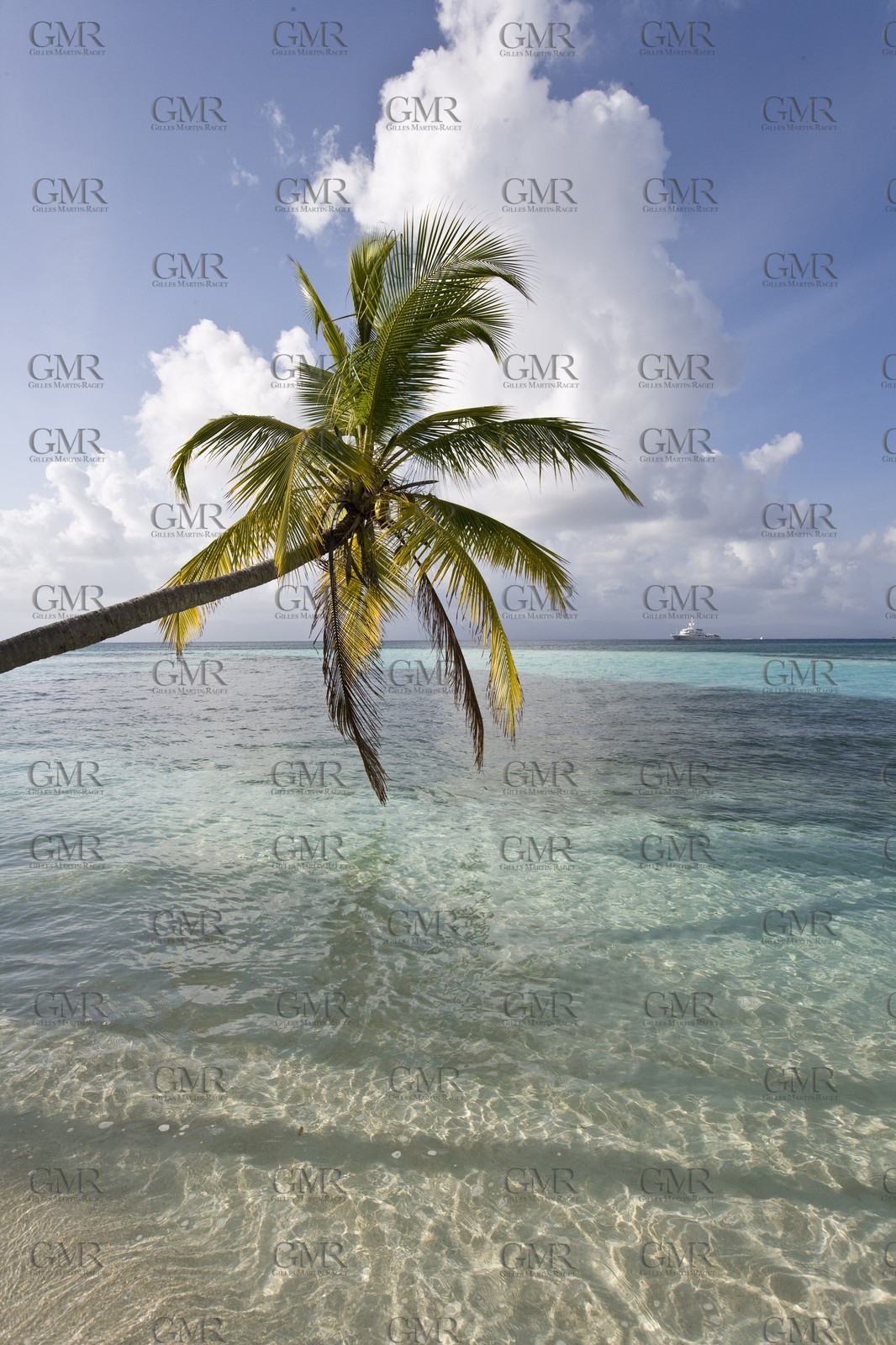 01 02 2008 - San Blas Archipelago (Panama) - Motor Yacht Senses