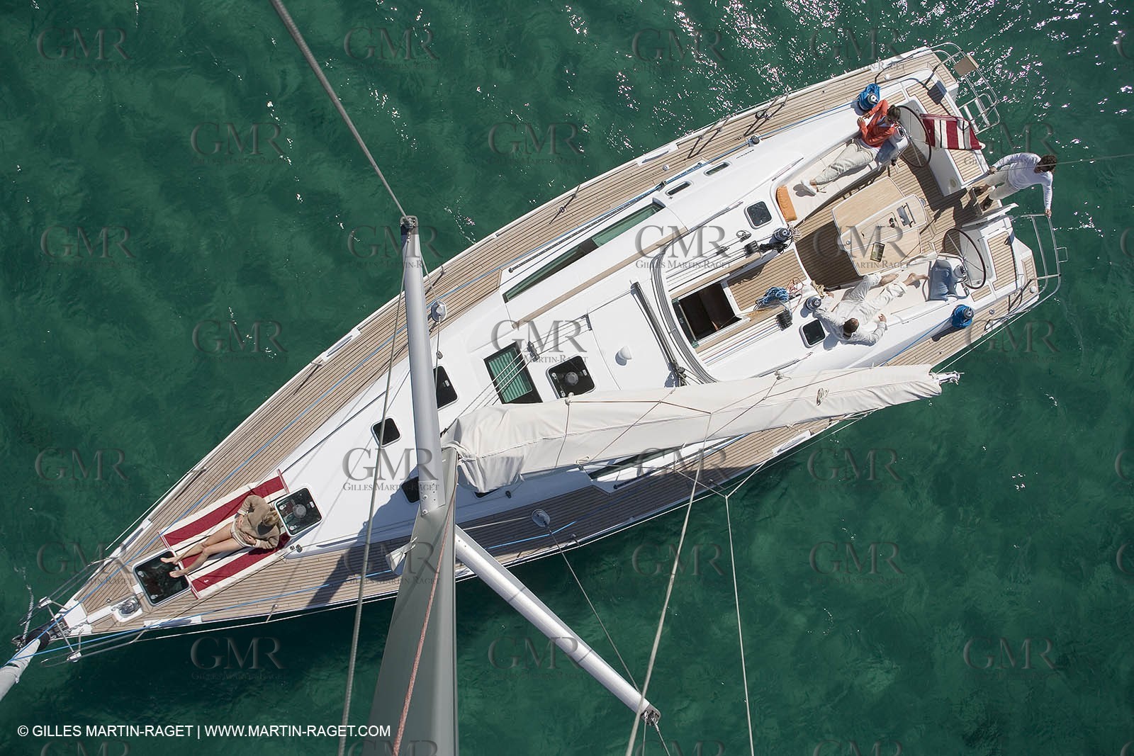 Monocoque de croisiere au mouillage