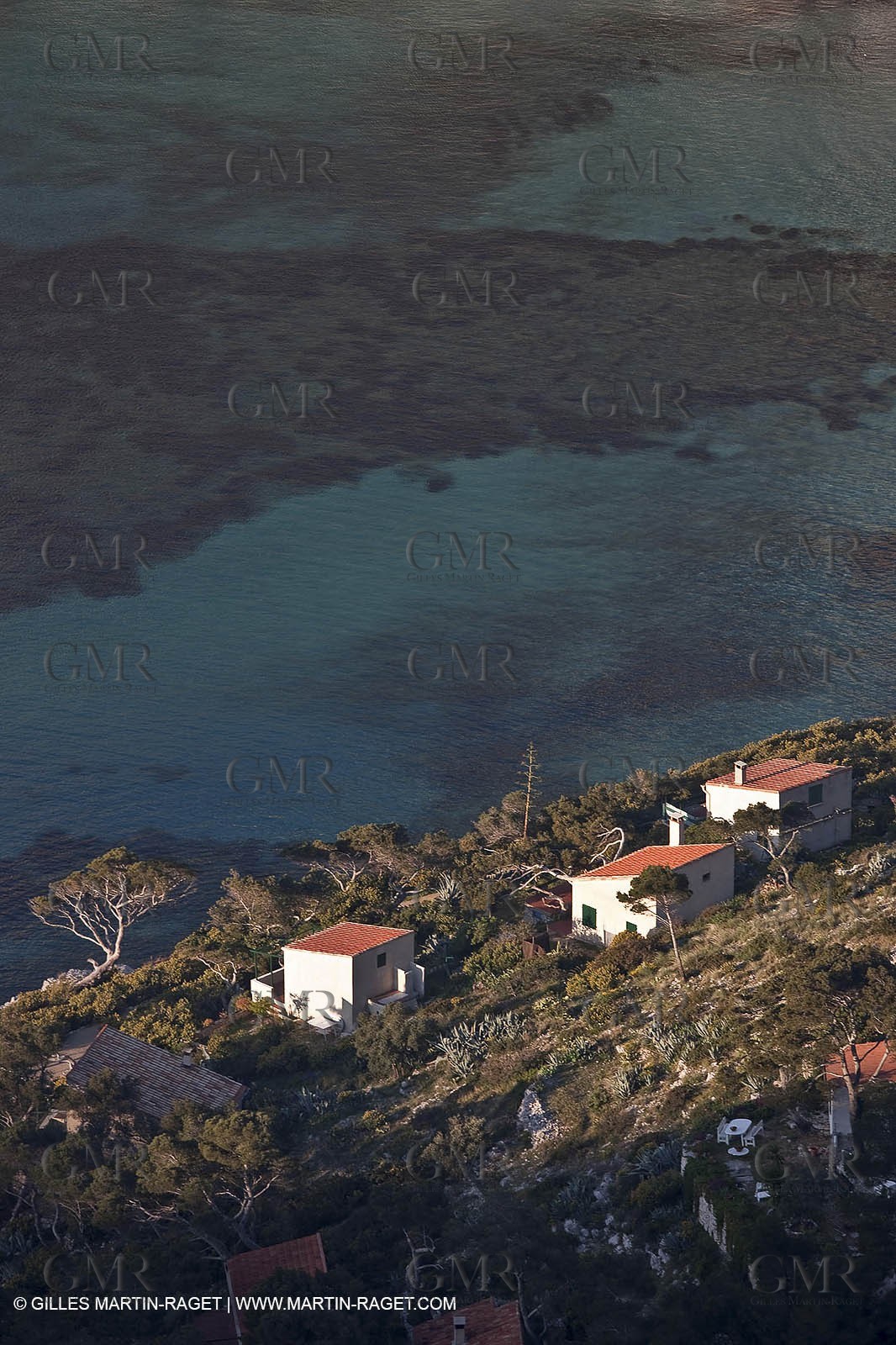 04 04 2009 - Marseille (FRA, 13) - Les Calanques - Marseille as seen from the top of the Baou Rond summit