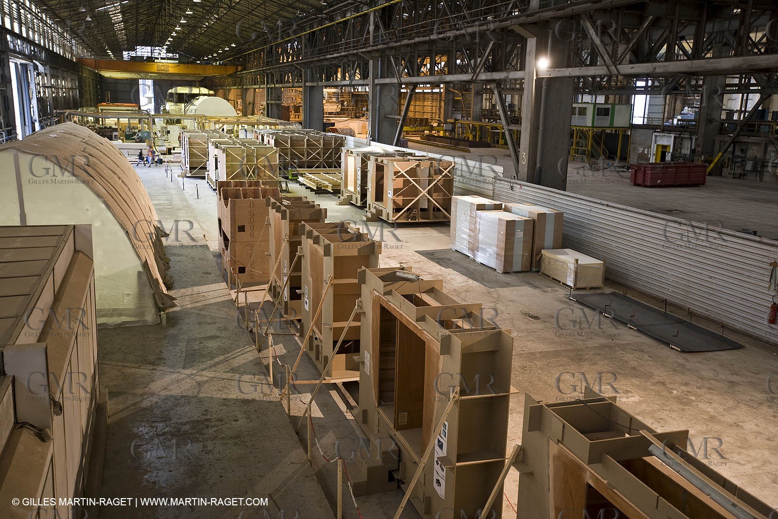 22 01 2008 - La Ciotat (FRA, 13) - Construction of cruising catamaran Nahema at H2X boatyard -modules lamination