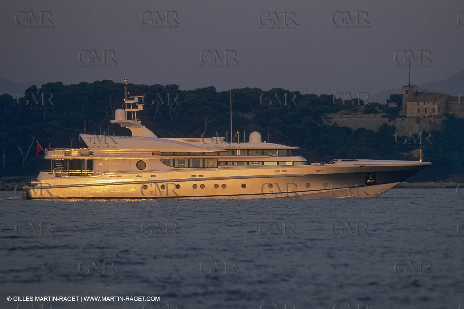 Super Motoryachts, Thunder B