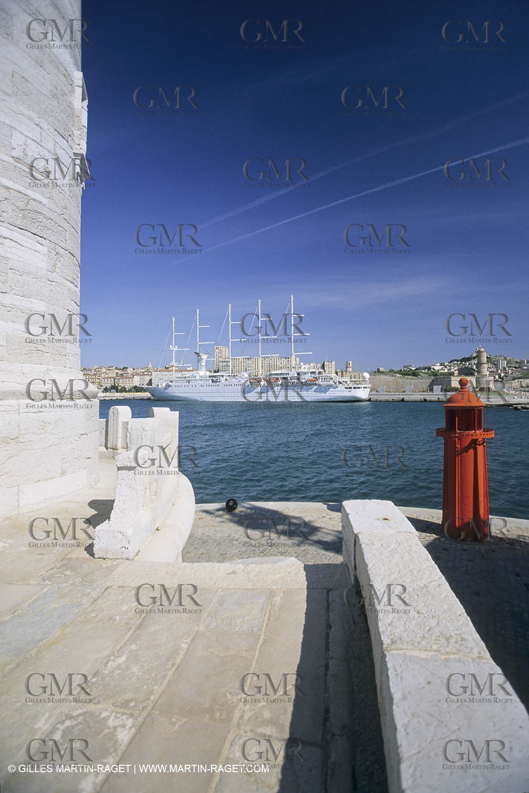 Paquebots, liners, cruise ships