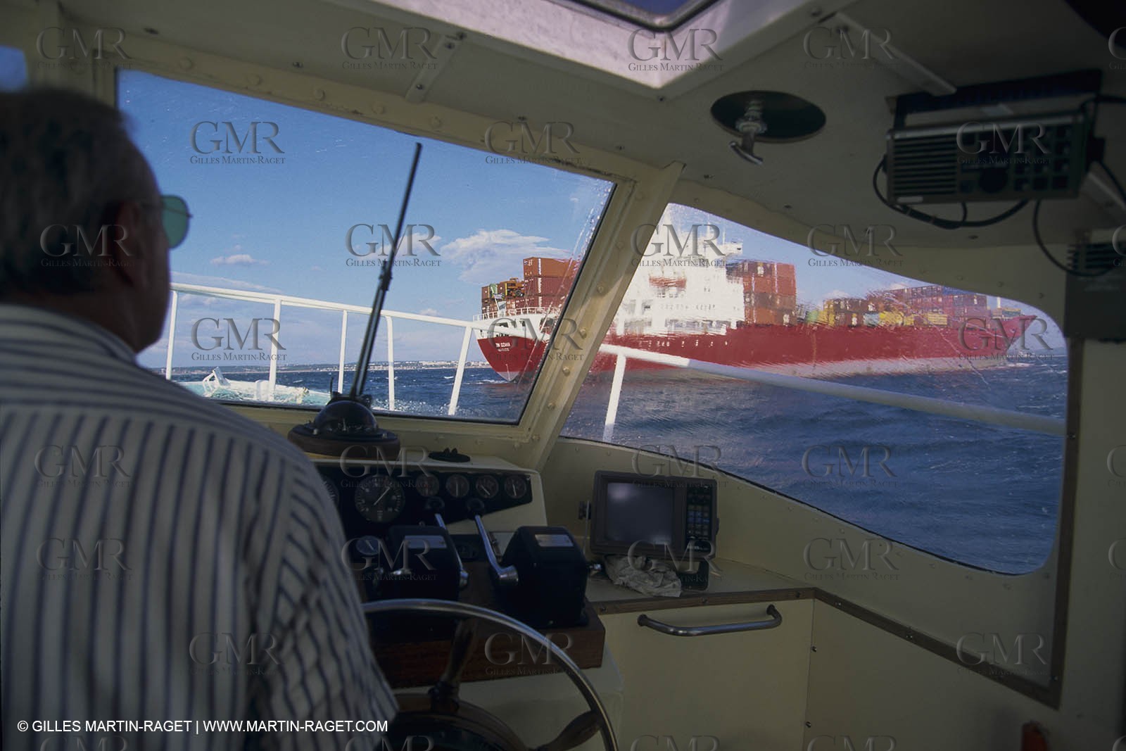 Monde maritime, opérations porturaires, ports, manoeuvres, marine world, harbour operations, maritime shipping,