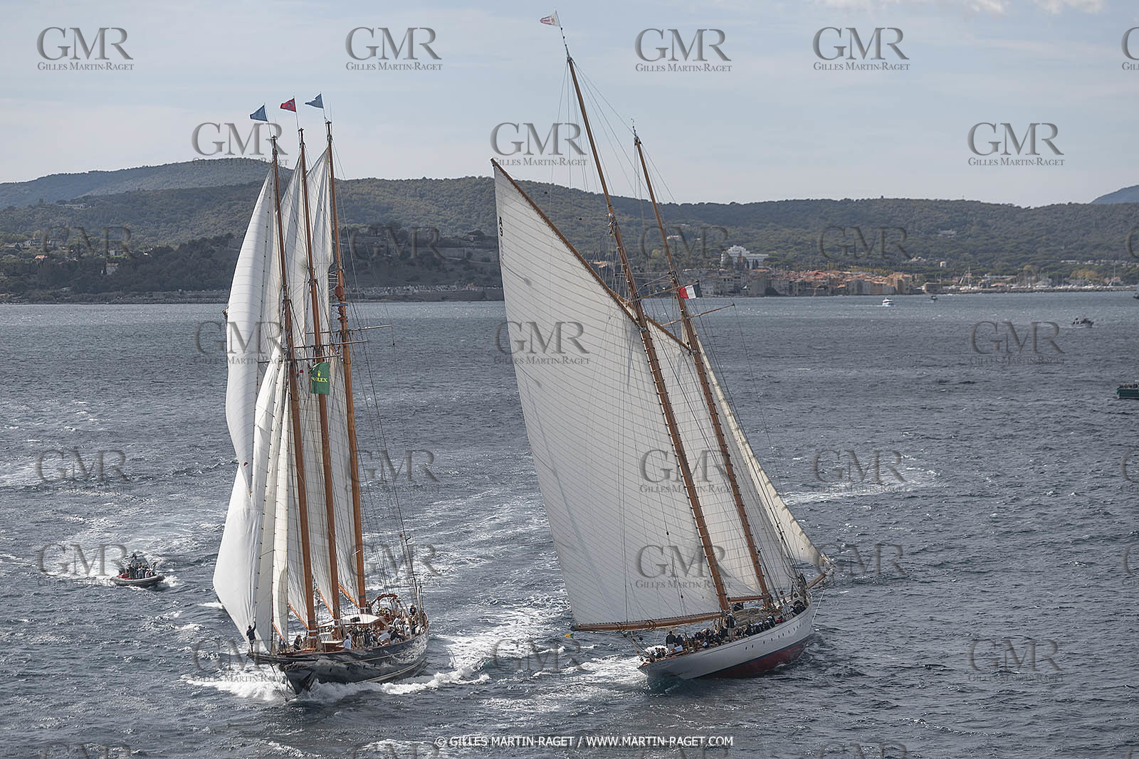 28 09 2022? Saint-Tropez,(FRA,83), Les Voiles de Saint-Tropez 2022 Régate N° 2 poup les modernes, navigation libre pour les grandes goélettes