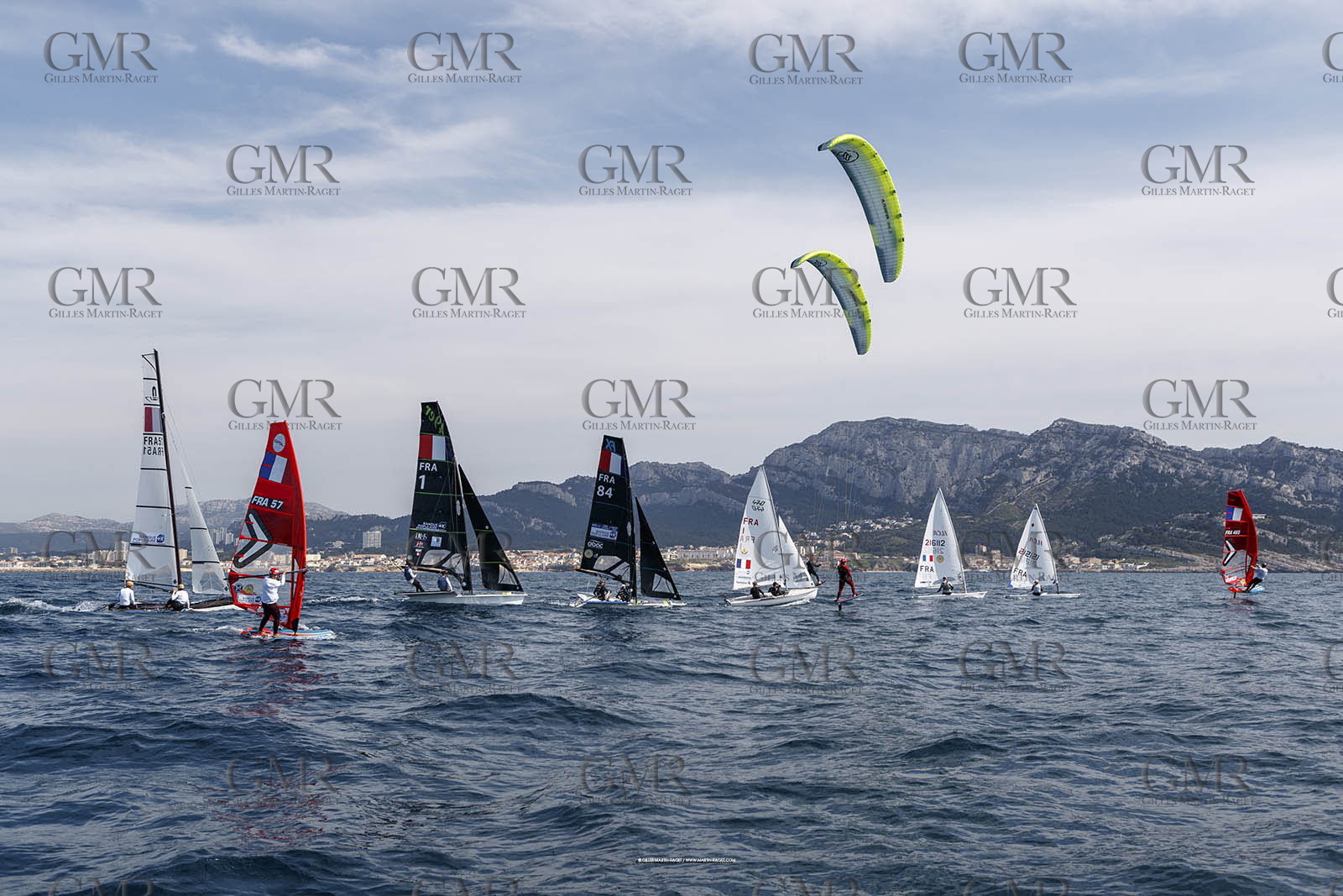 15 04 2024, Marseille (FRA), présentation des sélectionnés olympiques français en voile pour les Jeux Olympiques de Paris 2024.  Alex Mazella (Kite hommes - Formula Kite); Laurianne Nolot (Kite femmes - Formula Kite); Nicolas Goyard (Planche à voile hommes - iQFoil); Hélène Noesmoen (Planche à voile femmes- iQFoil); Camille Lecointre-Jeremie Mion (dériveur double mixte - 470); Louise Cervera (Dériveur femmes - ILCA 6); Jean-Baptiste Bernaz (Dériveur hommes - ILCA 7); Tim Mourniac - Lou Berthomieu (Multicoque mixte - Nacra 17); Clément Péquin - Erwan Fischer (Skiff hommes - 49er); Sarah Steyaert-Charline Picon (Skiff femmes - 49er FX).