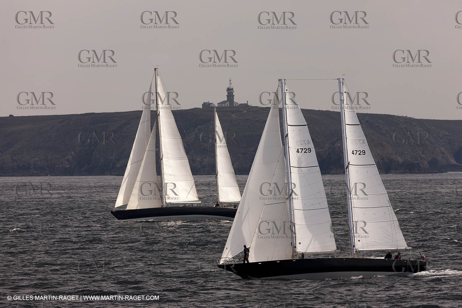 19 05 2010- Sein - (FRA,56)  -  Pen Duick III and Pen Duick VI in the Sein island straight