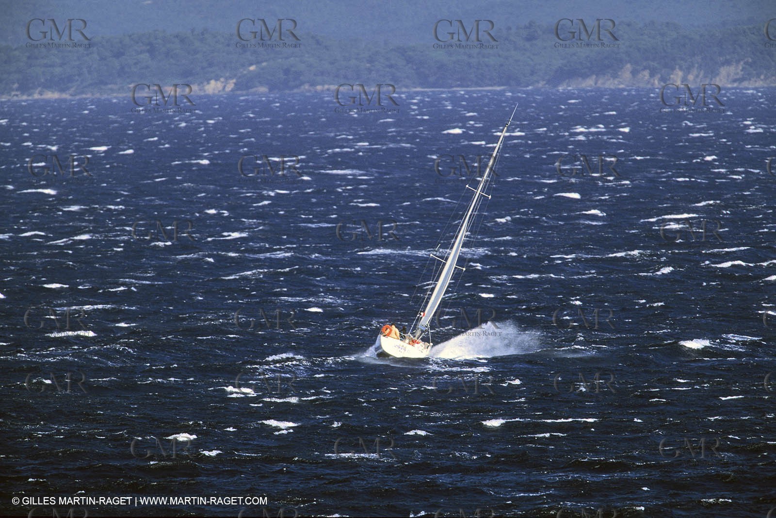 Monocoque de croisiere sous voile