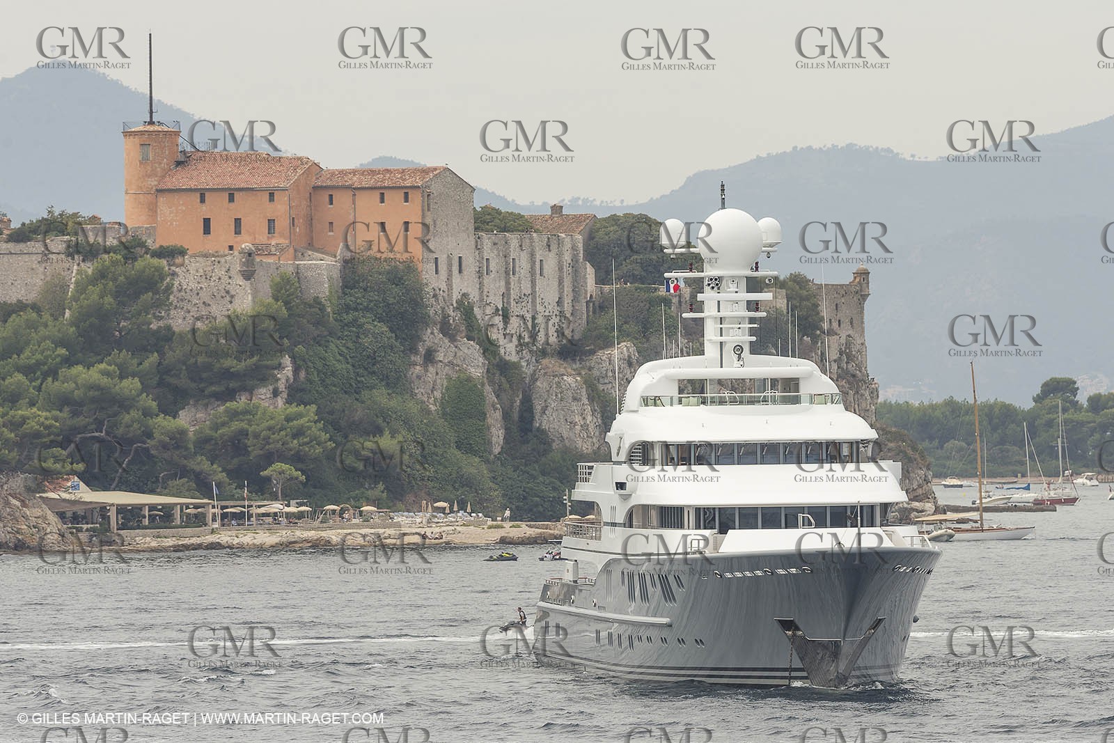 21 09 2014 - Cannes (FRA,83), Motor yacht TV