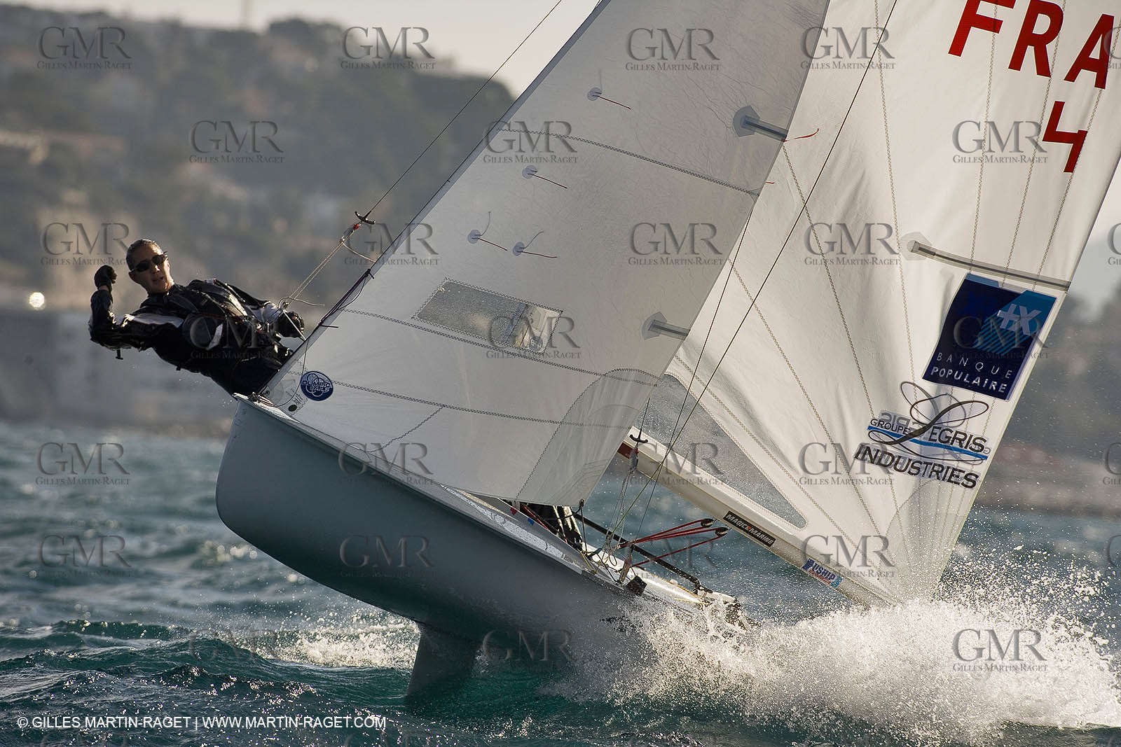Ingrid Petit-Jean et Nadège Douroux - Dinghie - 470 - Training in hard wind conditions