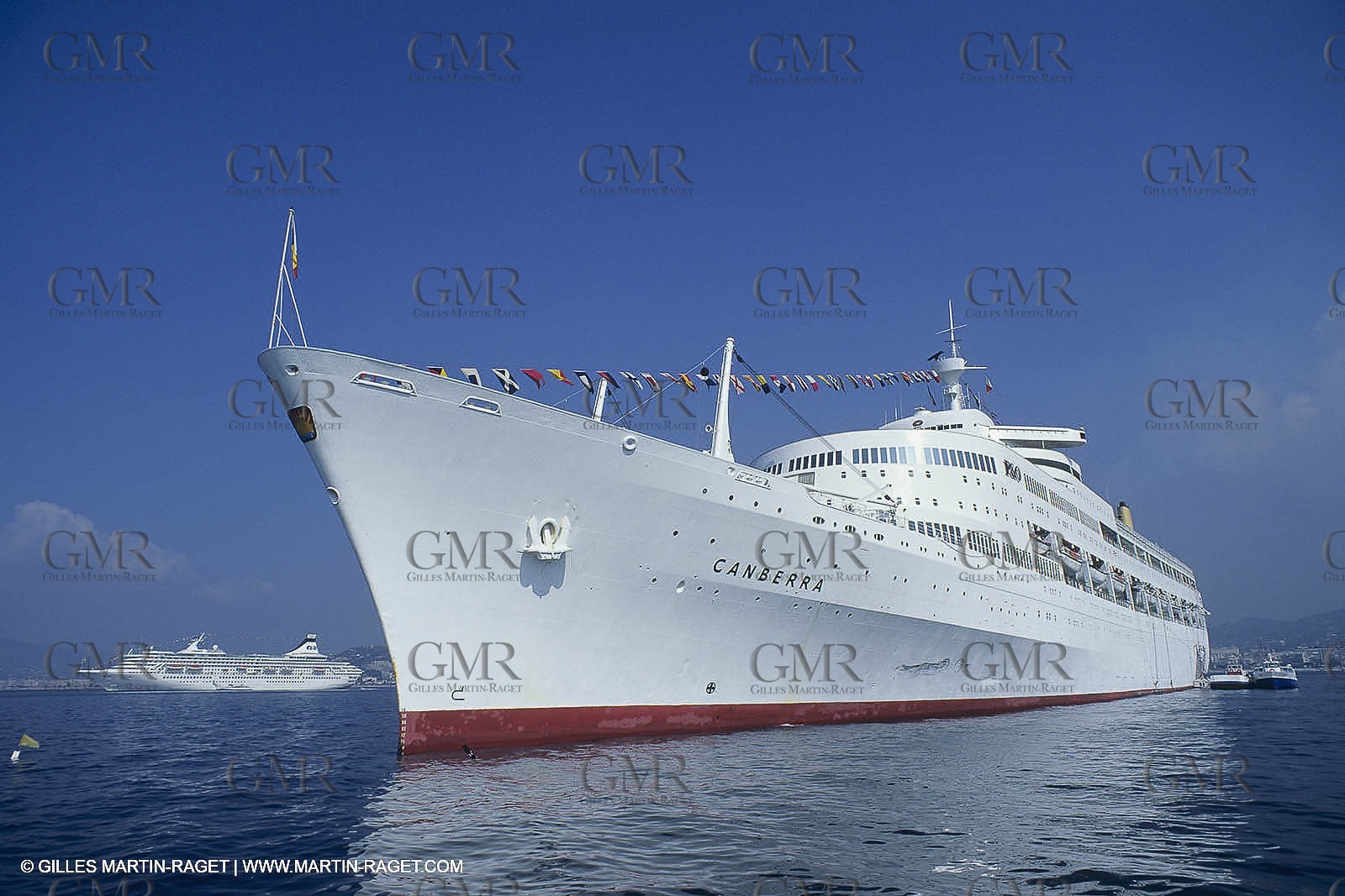 Powerboating, super yachts