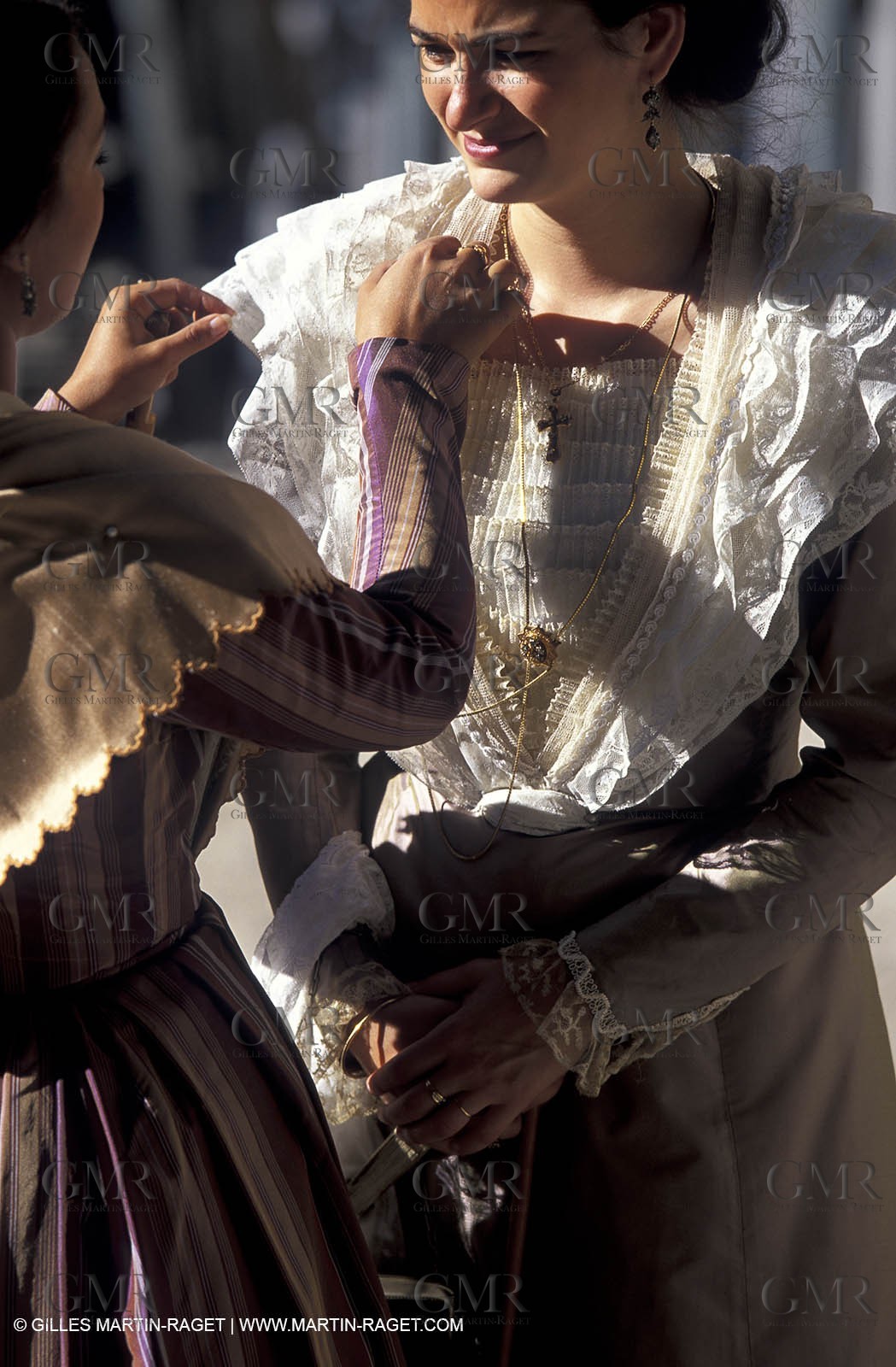 Arlésiennes en costume