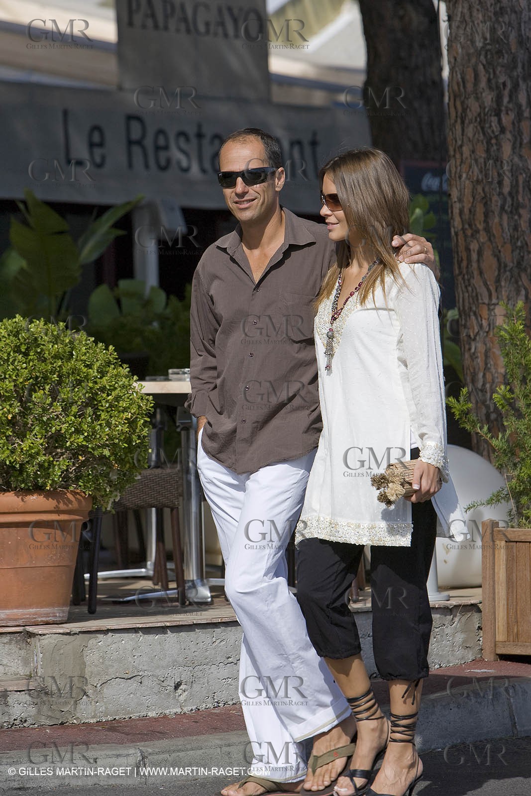 06 09 2007 - Saint Tropez (FRA, 83) - Superyachts - Motoryachts - Mangusta 92 Triple Fun in Saint Tropez - - Shopping in Saint Tropez