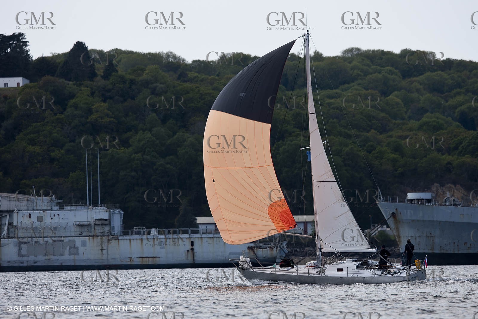 19 05 2010 -  Lanveoc Poulmic (FRA,29) - French Navy School Grand Prix - Pen Duick V