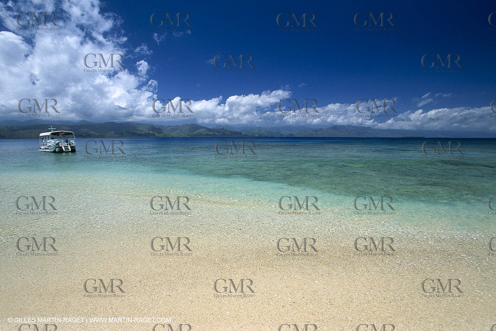 Destinations - South Pacific Ocean - New Caledonia - Pines Island