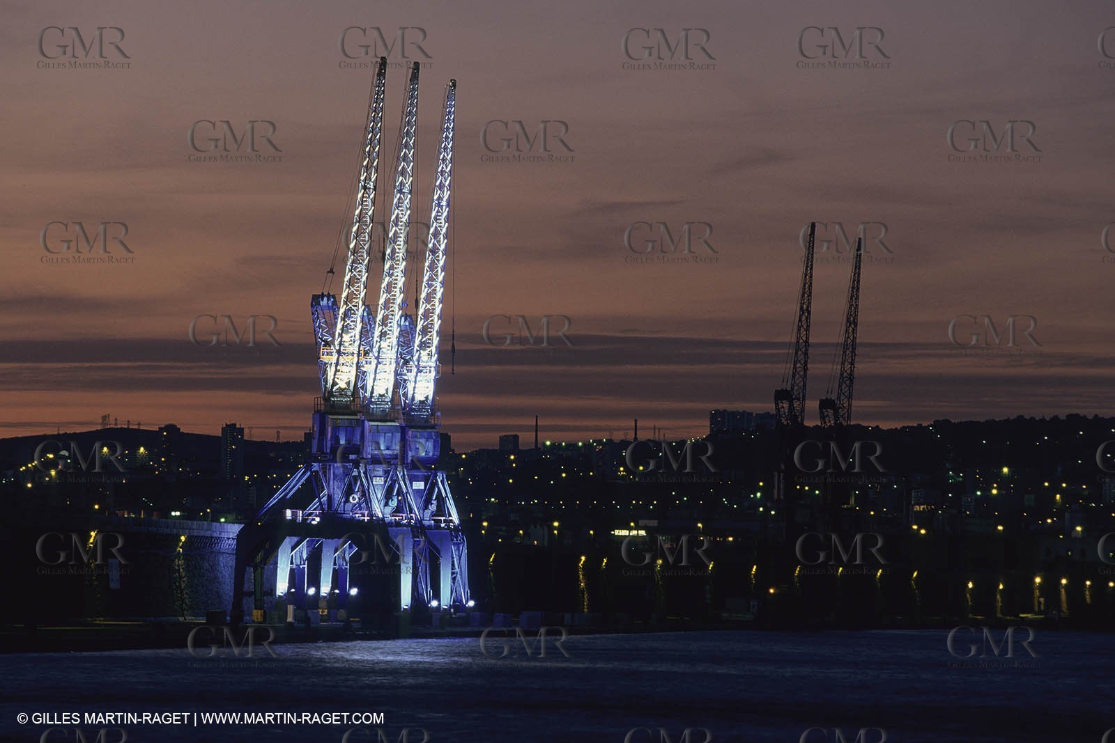 Marine world, Harbor operations