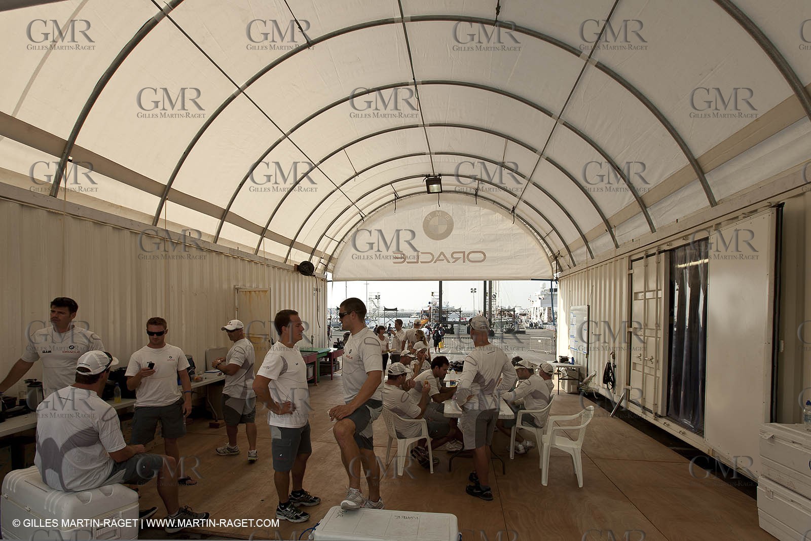 14 11 2010 - Dubai (UAE) - Dubai Louis Vuitton Trophy -  BMW ORACLE Racing - Training - Onboard Vs All 4 one