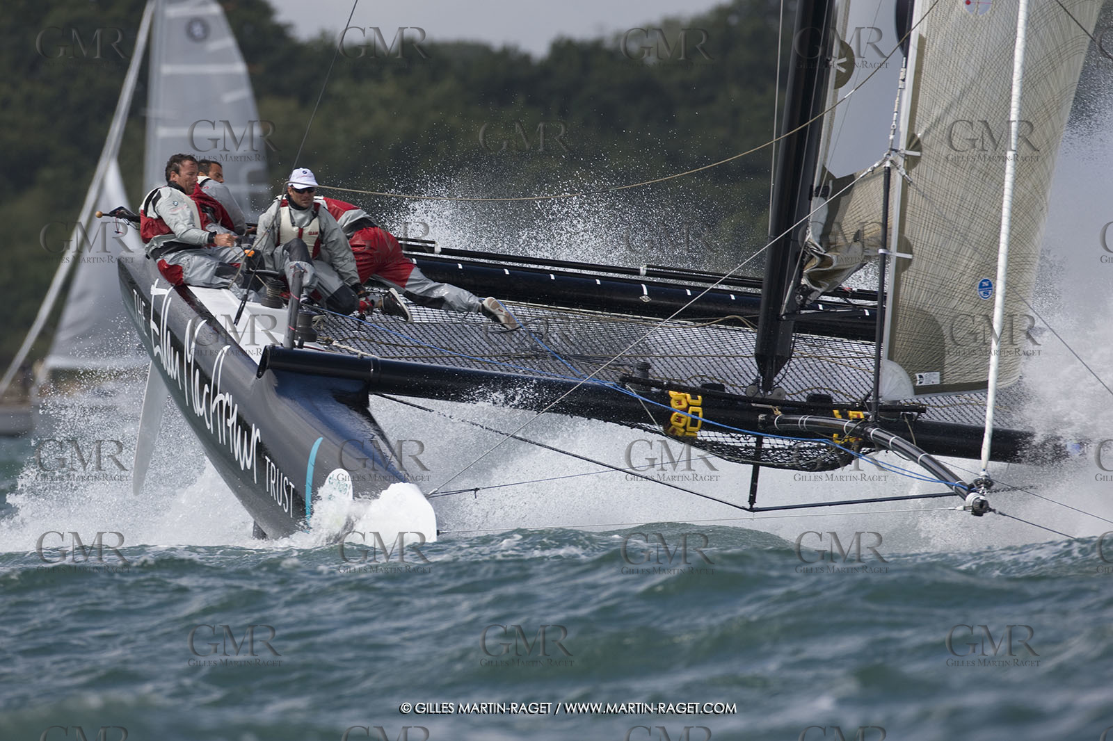 04 08 2008 - Cowes (UK, IOW) - BMW ORACLE Racing - IShare Cup Cowes - Racing Day 3