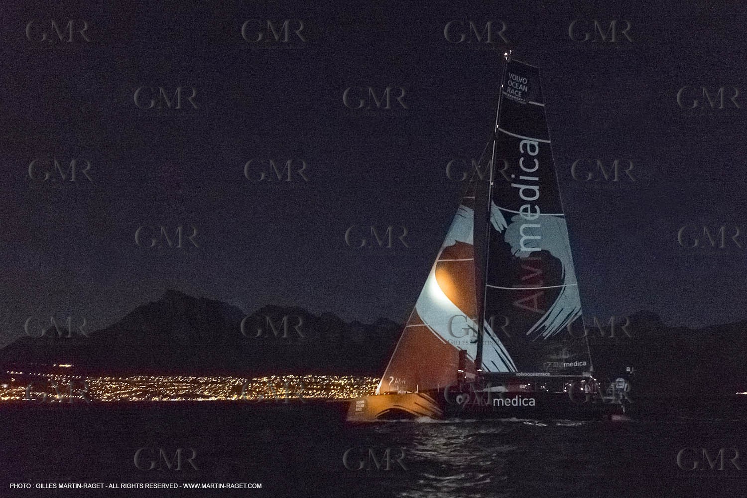 07 11 2014, Capetown (ZAF), Volvo Ocean Race 2014-15, Team Alvimedica finish and arrival in Cape Town