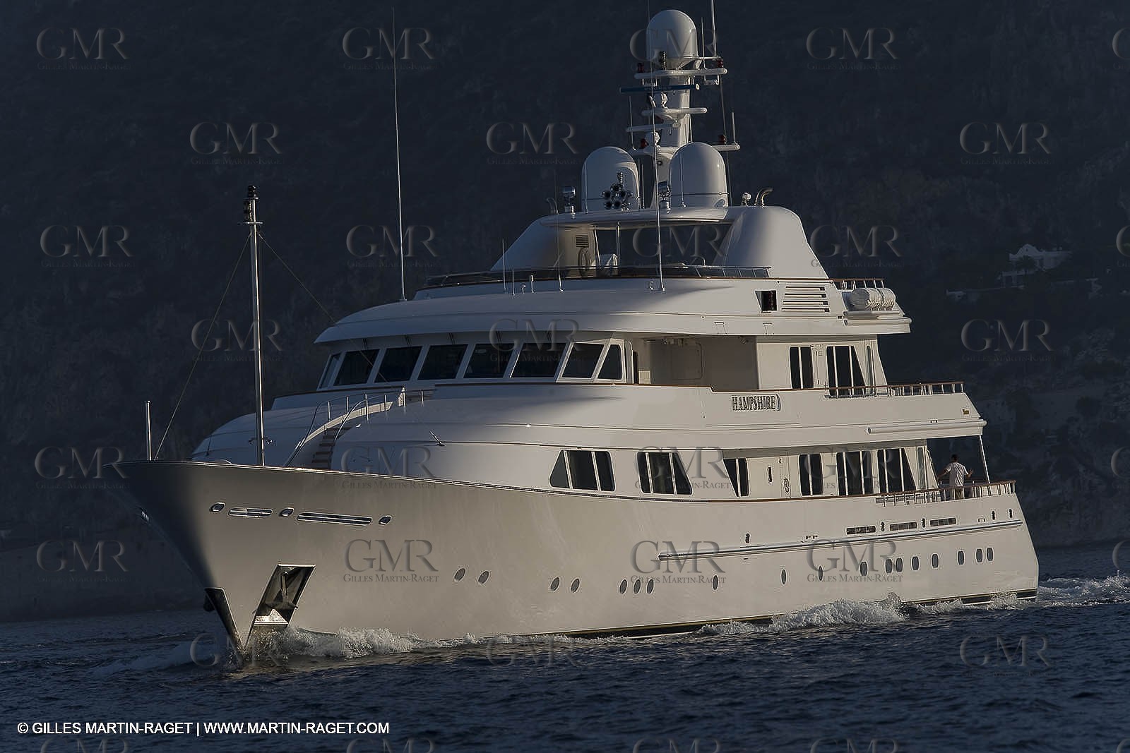 28 07 2007 - St Jean Cap Ferrat - SuperYachts - Motor Yachts - Hampshire