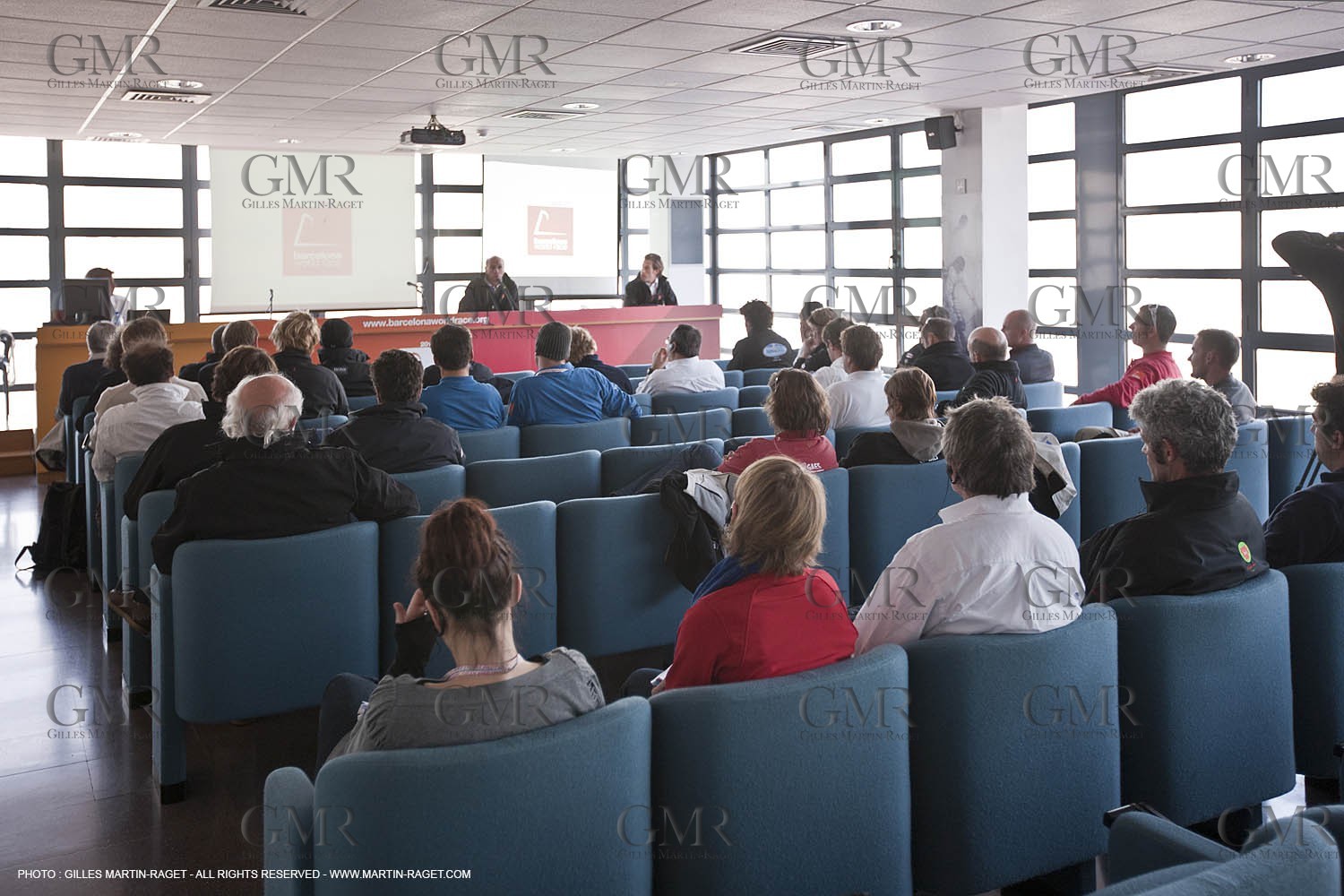 17 12 2010 - Barcelona (ESP) - Barcelona World Race 2010 - Groupe Bel - Preparation - Skipper's briefing