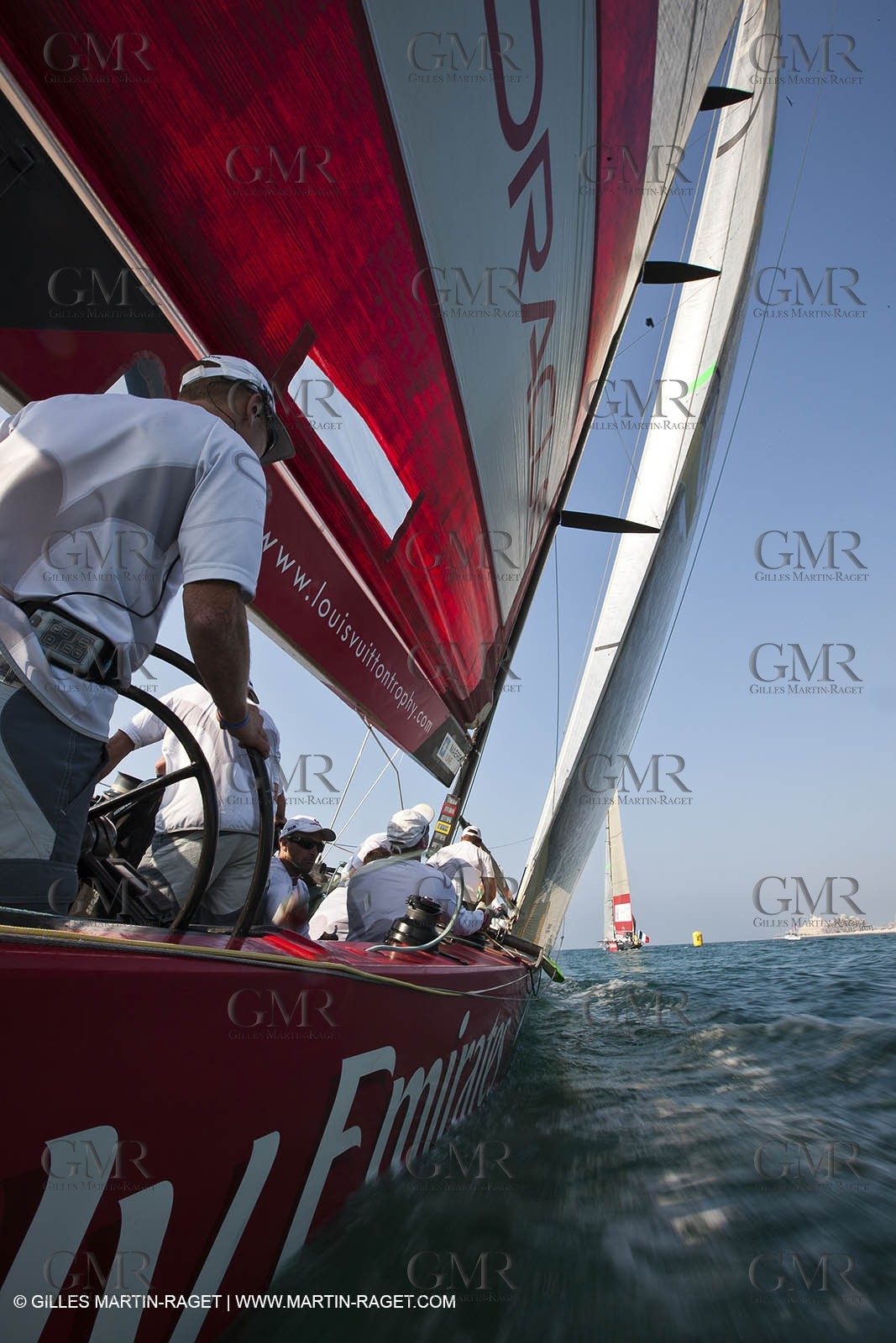14 11 2010 - Dubai (UAE) - Dubai Louis Vuitton Trophy -  BMW ORACLE Racing - Training - Onboard Vs All 4 one