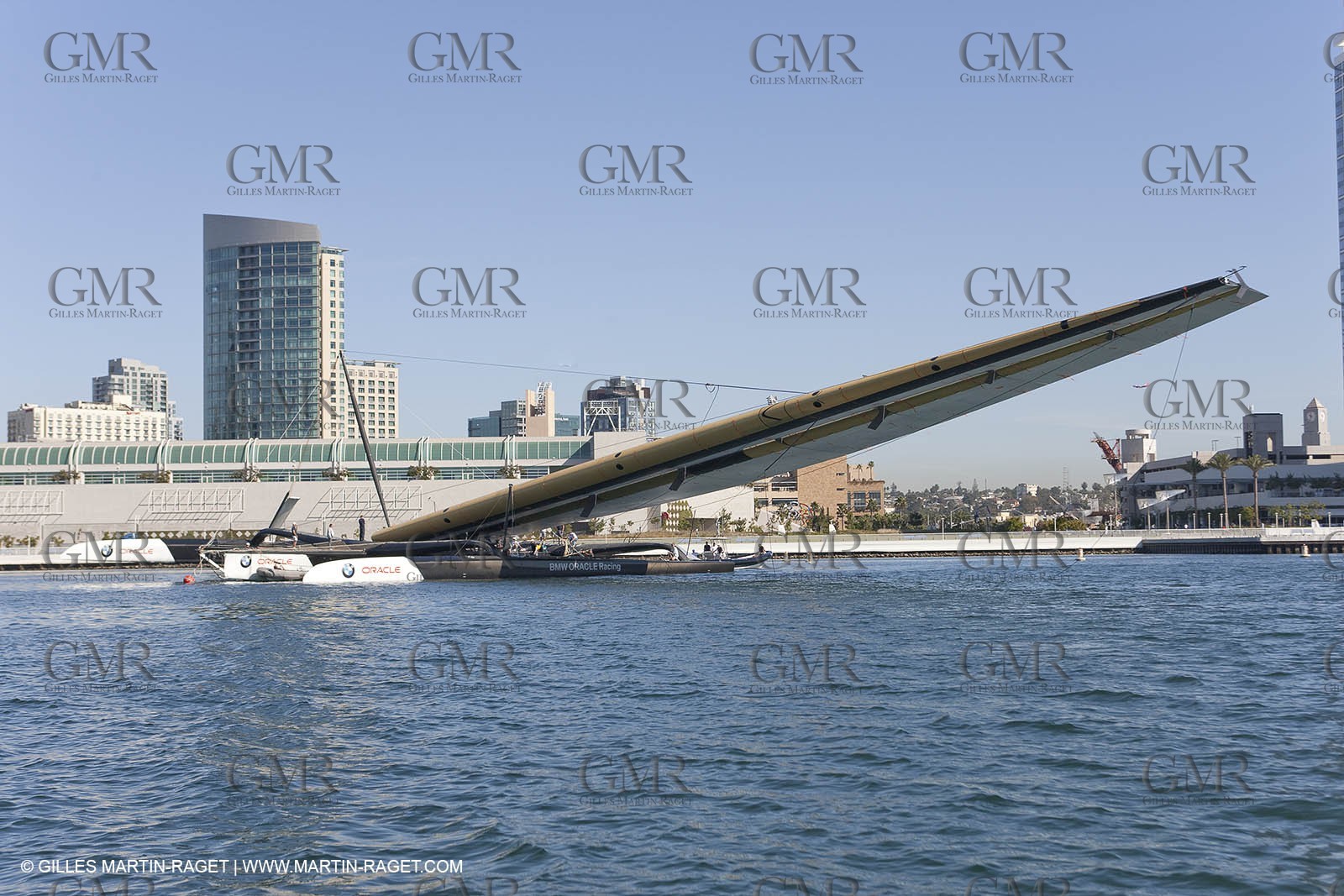 10 11 2009 - San Diego (USA, CA) - 33rd America's Cup - BMW ORACLE Racing - Wing testing , Day 1