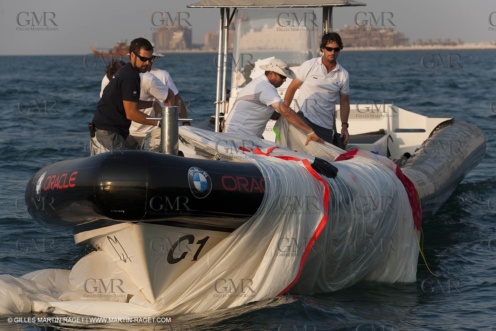 22 11 2010 - Dubai (UAE) - Dubai Louis Vuitton Trophy -  Round 2 - BMW ORACLE Racing Vs Emirates Team New Zealand