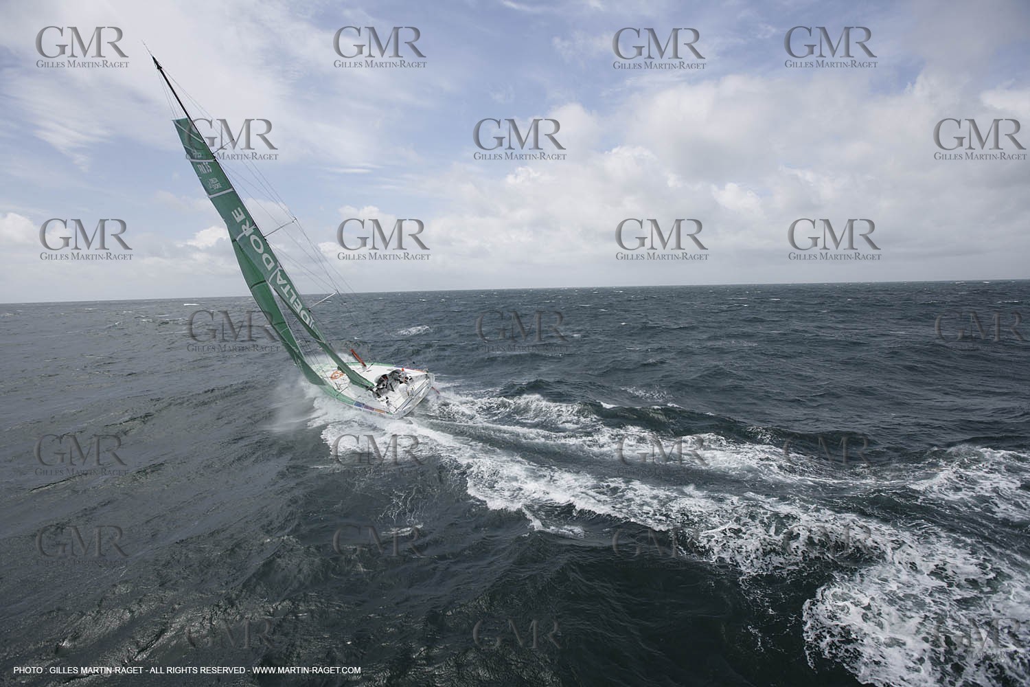 21 06 2007 - Bell Ile en mer (South Britanny, France) - IMOCA Monohulls - Delta Dore (Jeremie Beyou) sea trials