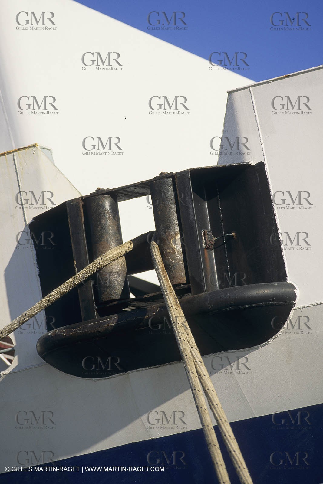 Monde maritime, opérations porturaires, ports, manoeuvres, marine world, harbour operations, maritime shipping,