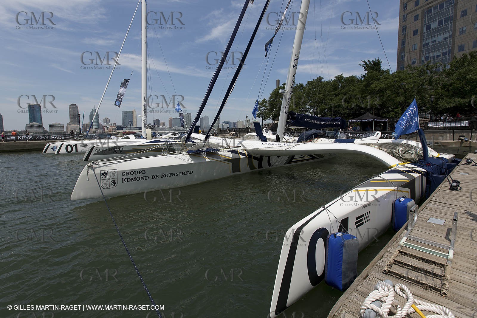 05 07 2012 - New York (USA) - Ocean Krys Race - Speed runs in fornt of NY city