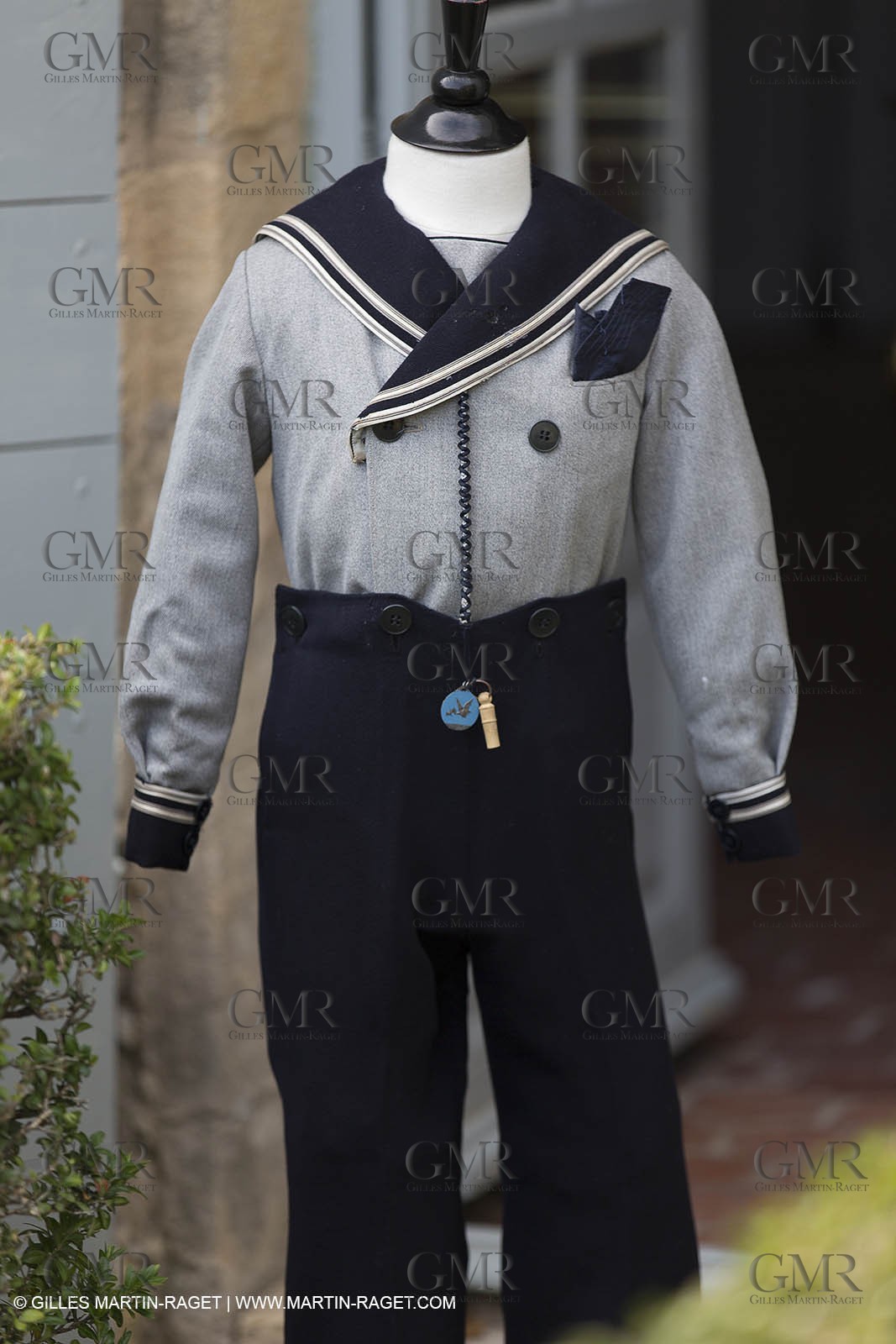 31 10 2013 - Ansouis (FRA,84) - Ansouis castle - Costumes of the exhibit Men costumes