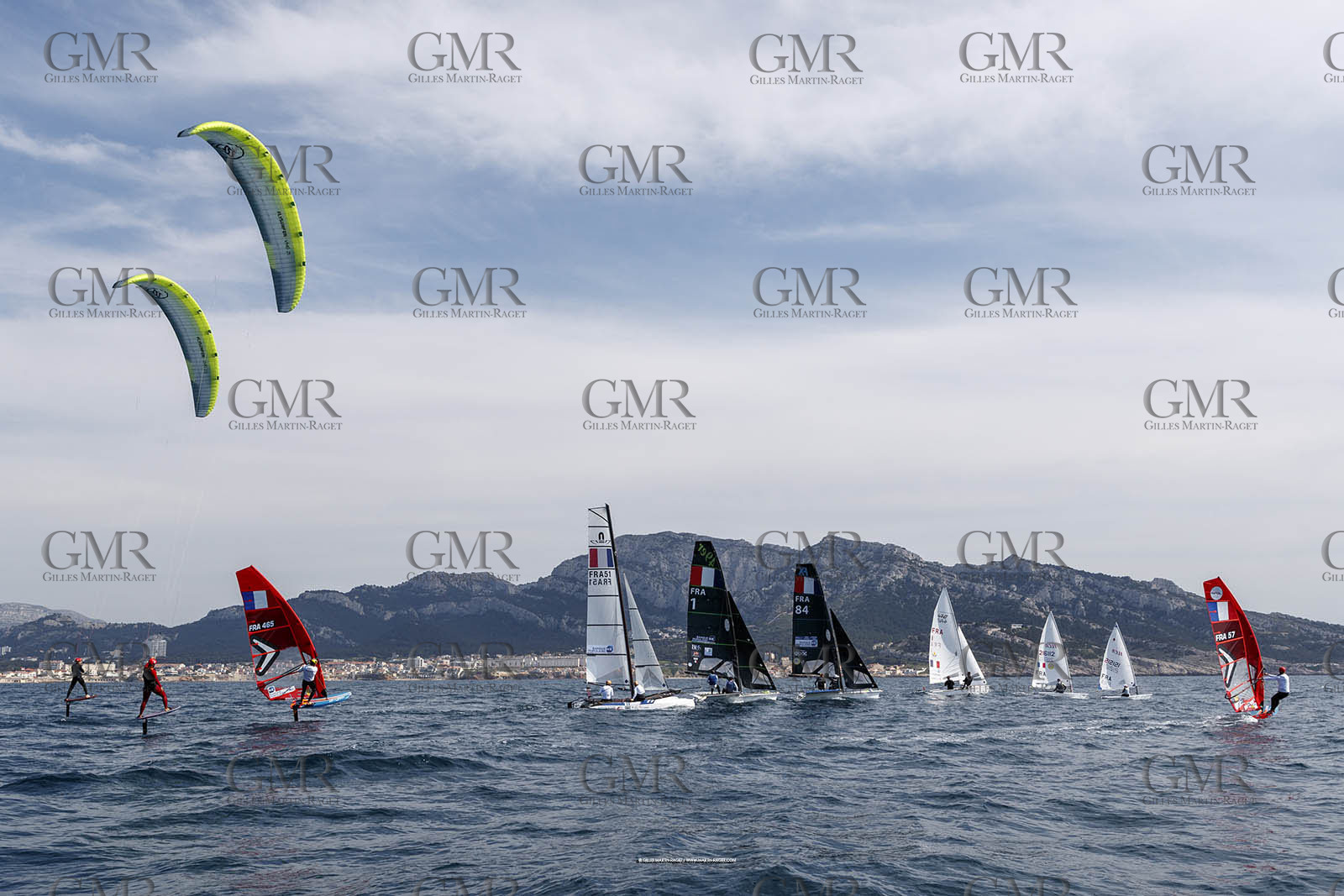 15 04 2024, Marseille (FRA), présentation des sélectionnés olympiques français en voile pour les Jeux Olympiques de Paris 2024.  Alex Mazella (Kite hommes - Formula Kite); Laurianne Nolot (Kite femmes - Formula Kite); Nicolas Goyard (Planche à voile hommes - iQFoil); Hélène Noesmoen (Planche à voile femmes- iQFoil); Camille Lecointre-Jeremie Mion (dériveur double mixte - 470); Louise Cervera (Dériveur femmes - ILCA 6); Jean-Baptiste Bernaz (Dériveur hommes - ILCA 7); Tim Mourniac - Lou Berthomieu (Multicoque mixte - Nacra 17); Clément Péquin - Erwan Fischer (Skiff hommes - 49er); Sarah Steyaert-Charline Picon (Skiff femmes - 49er FX).