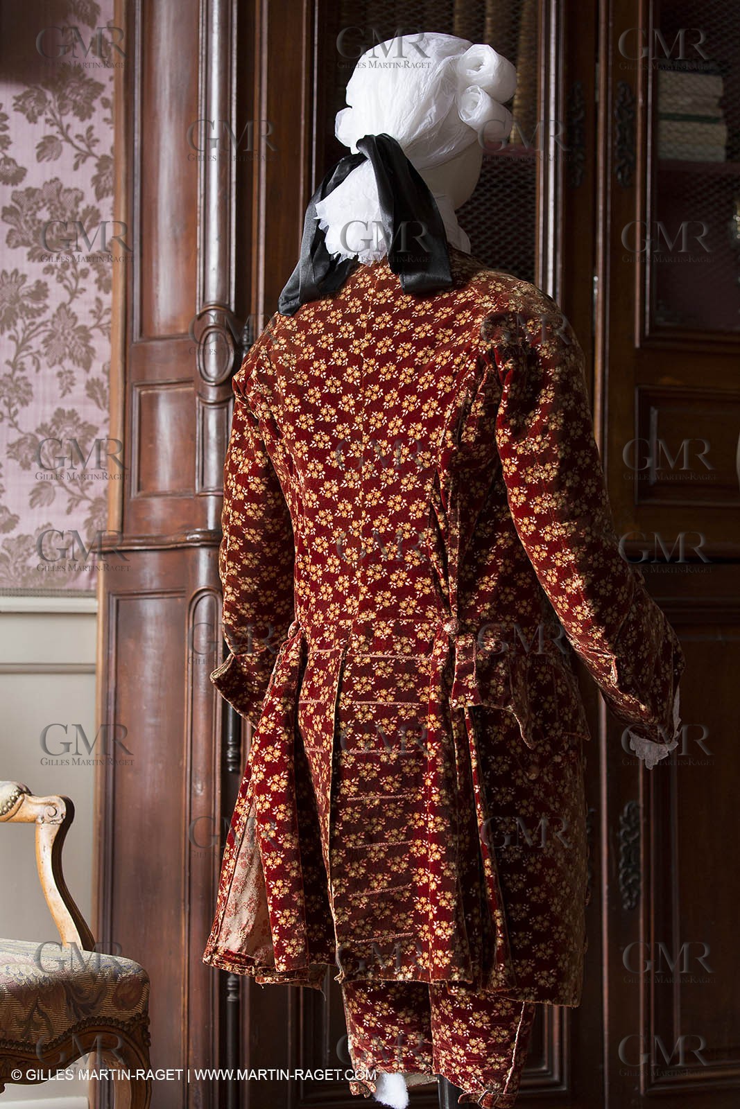 31 10 2013 - Ansouis (FRA,84) - Ansouis castle - Costumes of the exhibit Men costumes