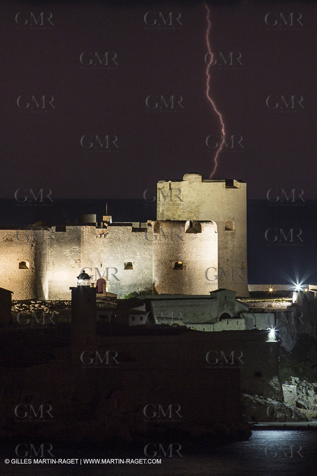 Thunderstorm over Planier island lighthouse - Marseille (FRA,13) - 18 06 2014