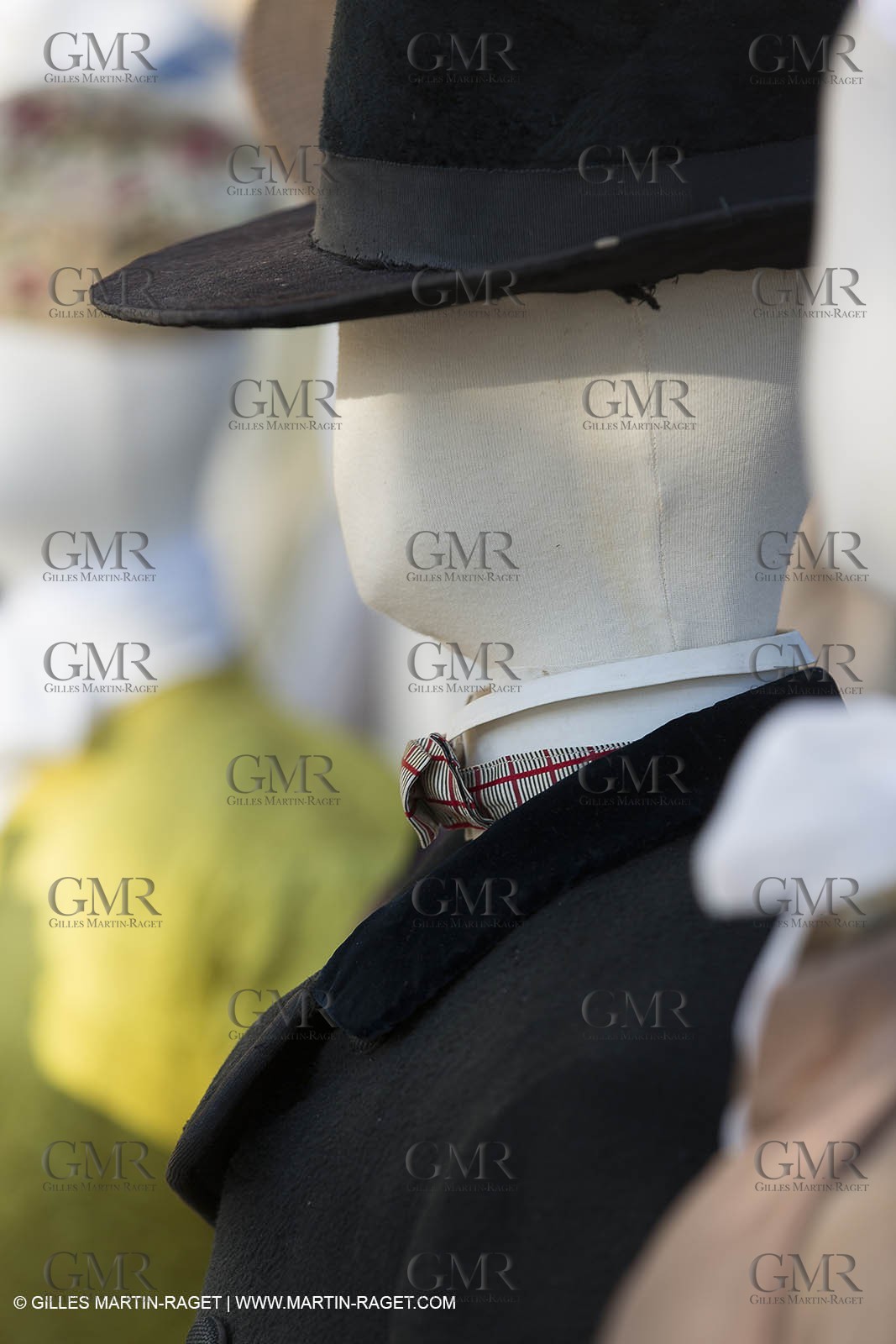 31 10 2013 - Ansouis (FRA,84) - Ansouis castle - Costumes of the exhibit Men costumes