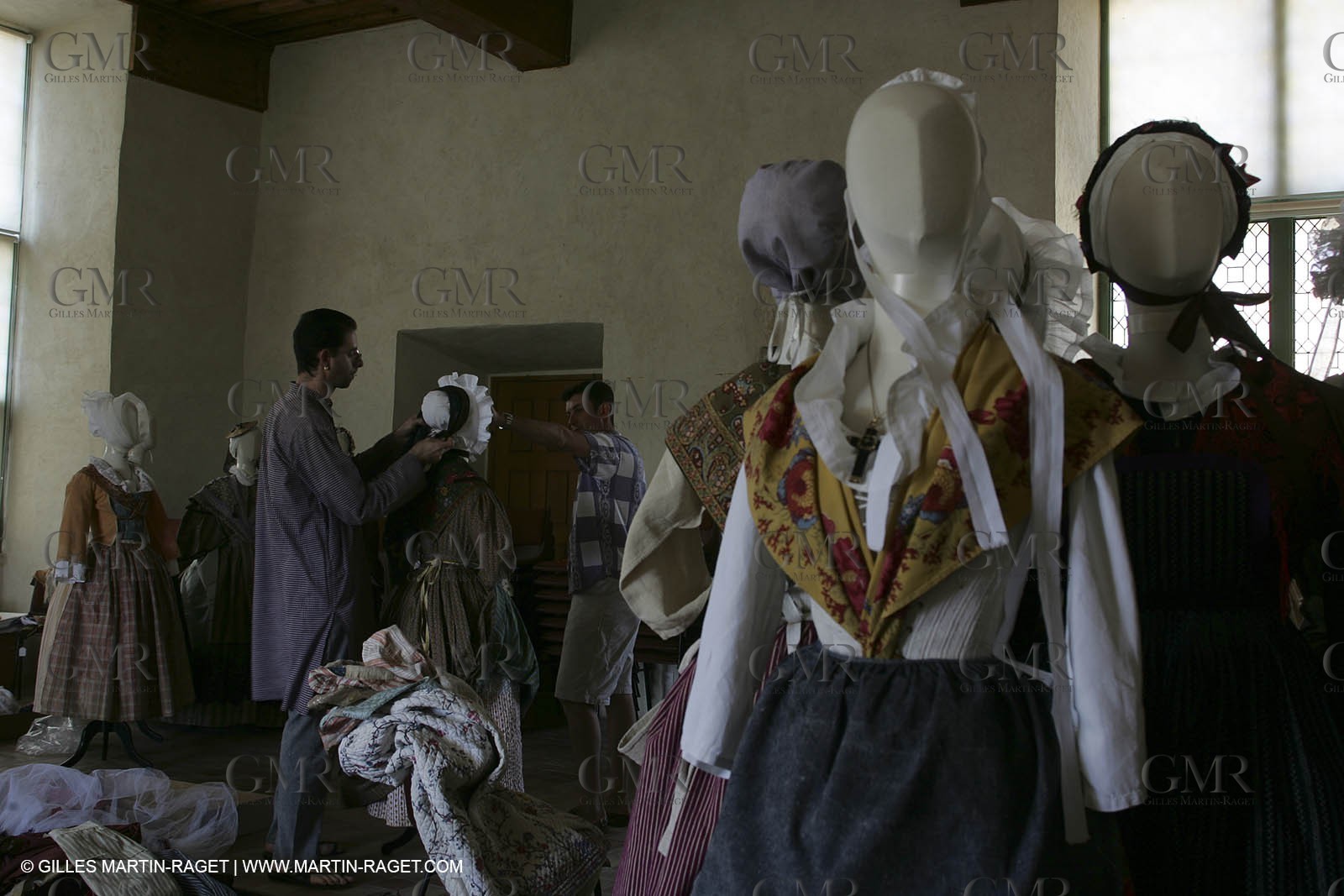 May 2004 - La Tour d'Aigues (FRA, 84) - Old costumes for women of the South exhibition