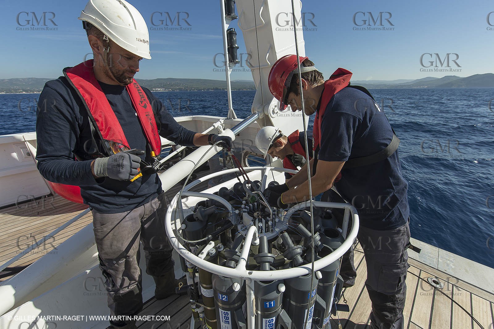 11 09 2014 - la Ciotat (FRA,13) - onboar Al Azzizi, oceanographic research ship buit by H2X boat yard, measure devices manipuation
