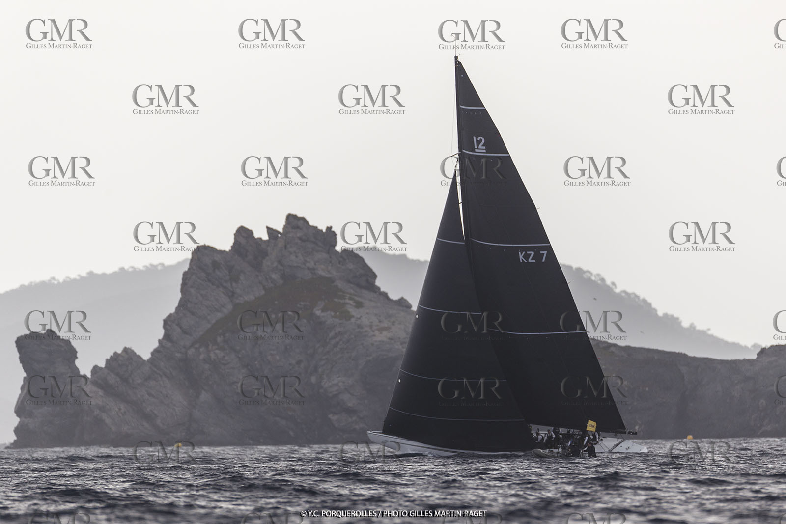 19 06 2024, Porquerolles Island (FRA), Championnat du monde des 12 m JI 2024, Race Day 1