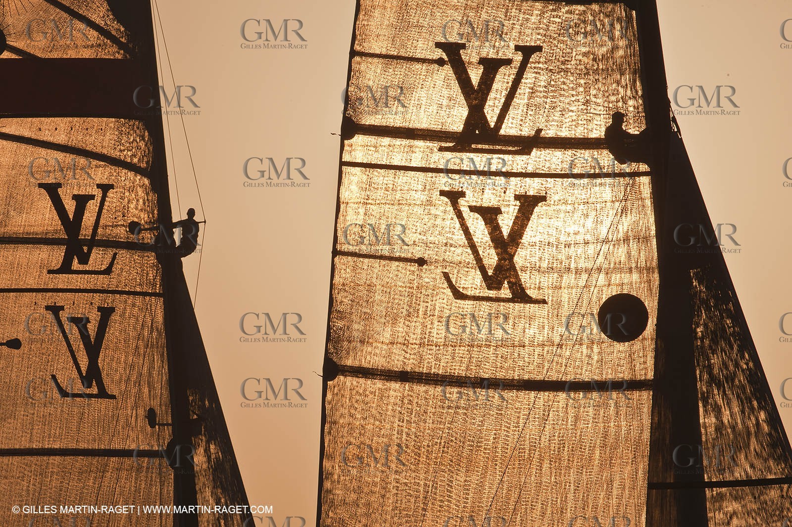 25 11 2010 - Dubai (UAE) - Dubai Louis Vuitton Trophy -  BMW ORACLE Racing - Fleet races