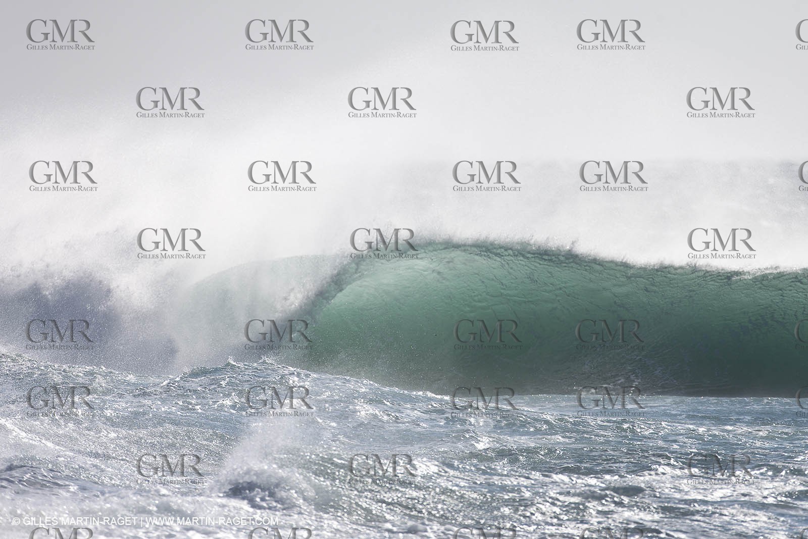 25 10 2010 - Marseille (FRA,13) - Gale Force 9 on the sailboard spot
