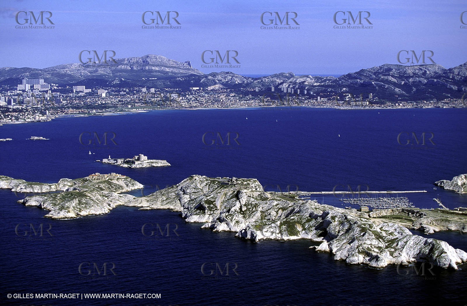Ile du Frioul, chateau d'If et rade sud de Marseille